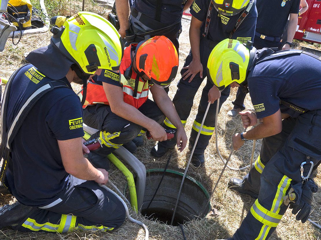 Arbeiten in einem Kanalsystem in Oberwaltersdorf haben am Mittwoch ein Todesopfer gefordert. Arbeiten in einem Kanalsystem in Oberwaltersdorf haben am Mittwoch ein Todesopfer gefordert.