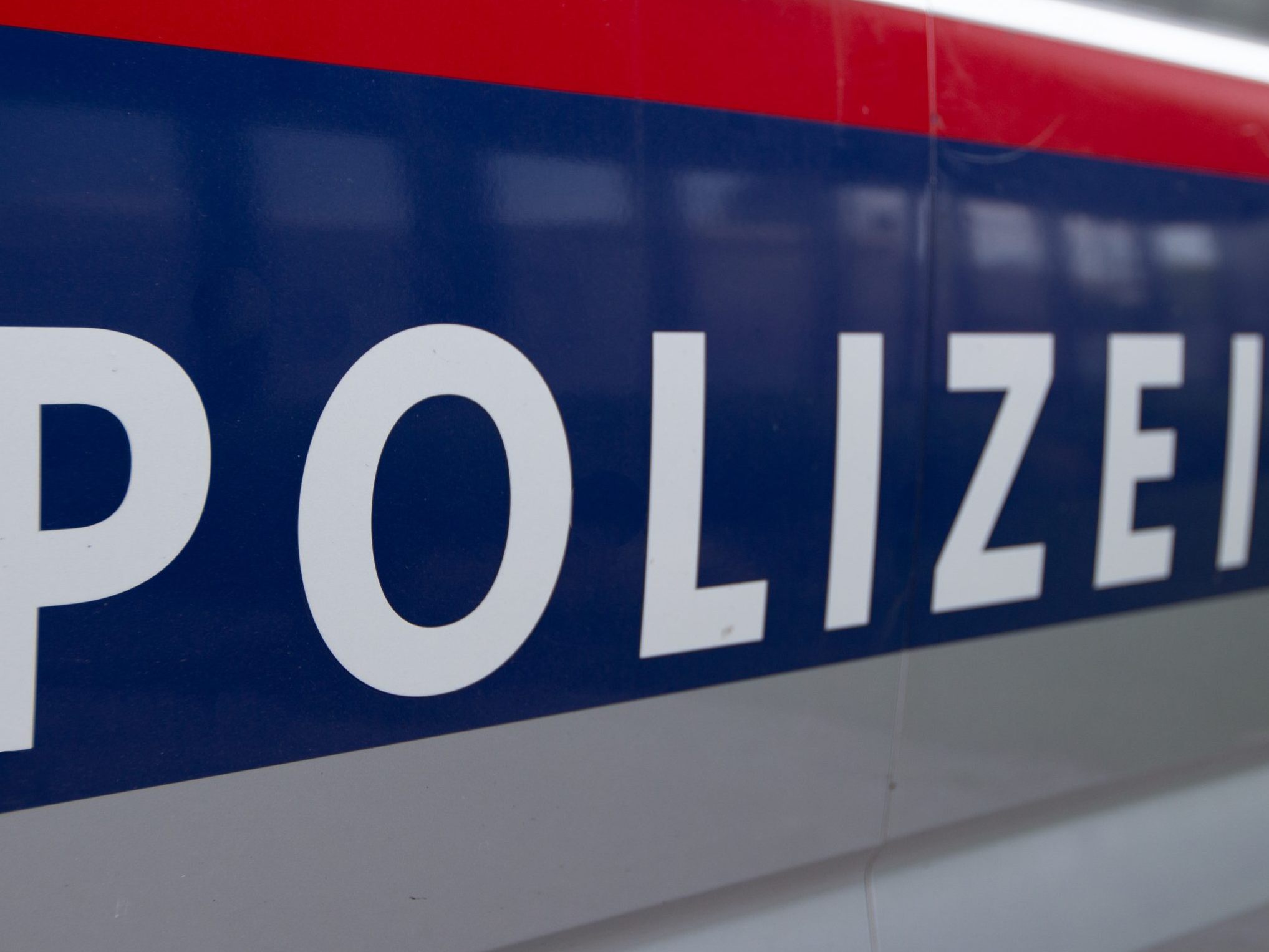 Die Polizei wurde wegen eines Diebstahls in einer Apotheke alarmiert. Die Polizei wurde wegen eines Diebstahls in einer Apotheke alarmiert.