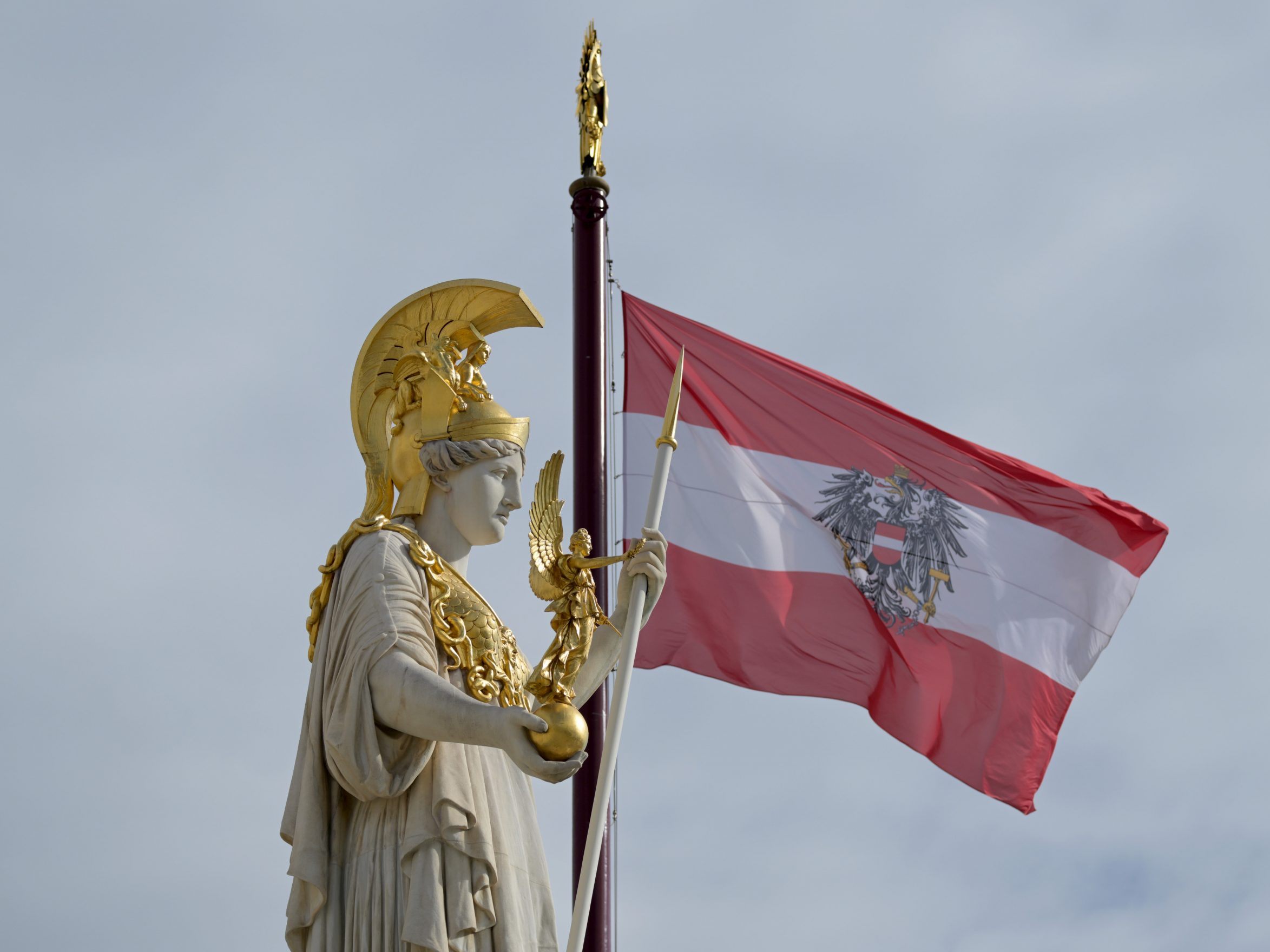 Die Zufriedenheit mit der Gemeindepolitik ist groß, mit der Bundespolitik gering.