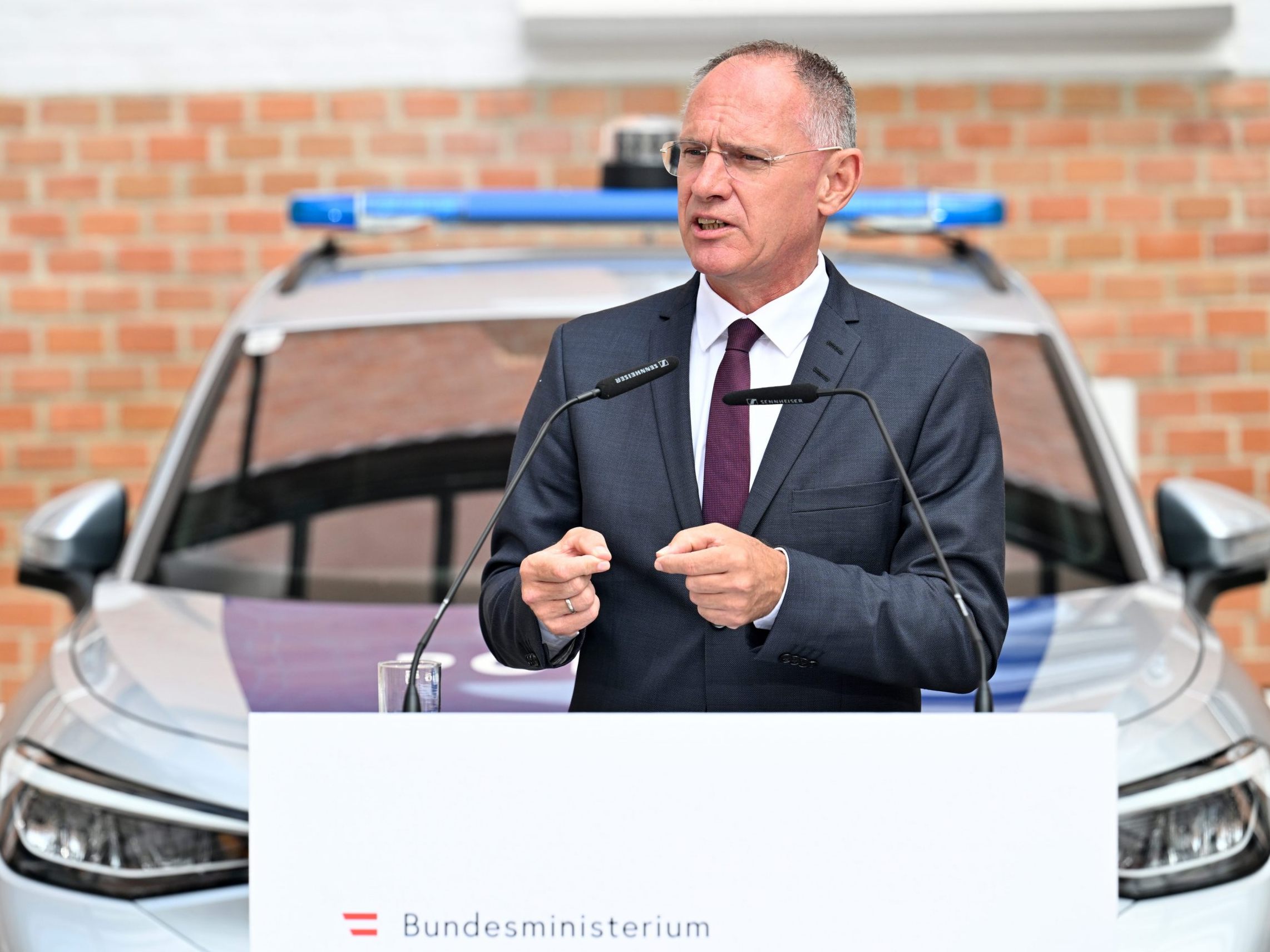 Karner lässt Schwerpunktaktionen in Wiener Neustadt prüfen.