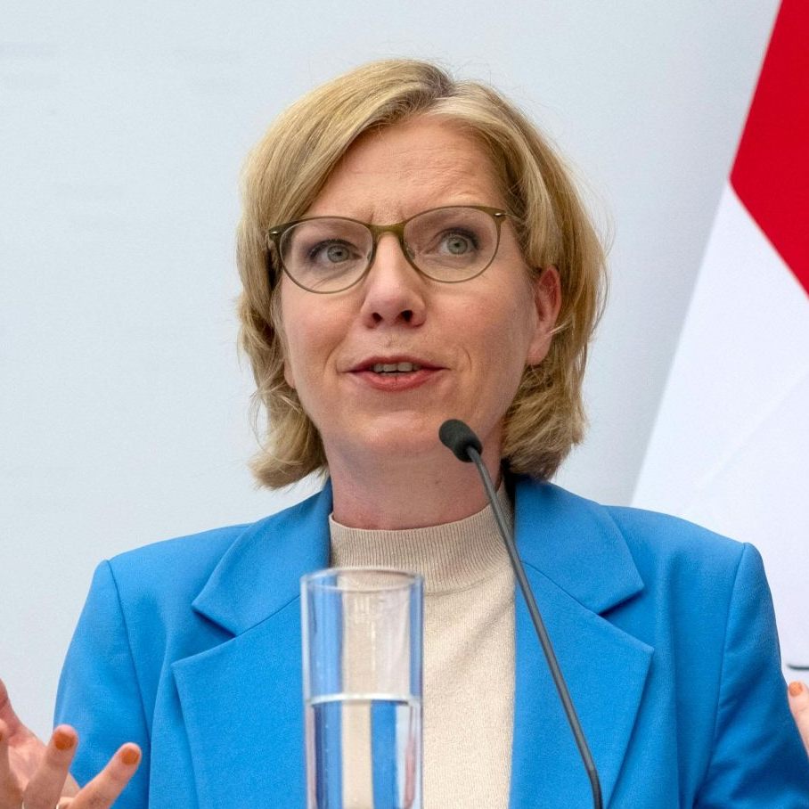 Leonore Gewessler - Bundesministerin für Klimaschutz, Umwelt, Energie, Mobilität, Innovation und Technologie