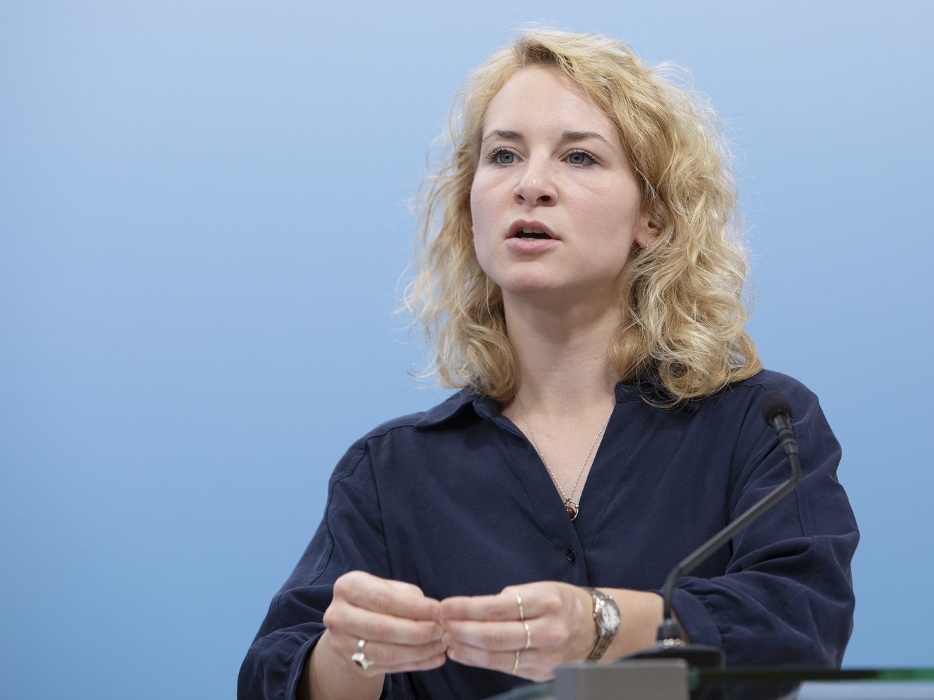 "Ich bin erschüttert und entsetzt", so Holzleitner nach Vilimsky-Äußerungen. "Ich bin erschüttert und entsetzt", so Holzleitner nach Vilimsky-Äußerungen.