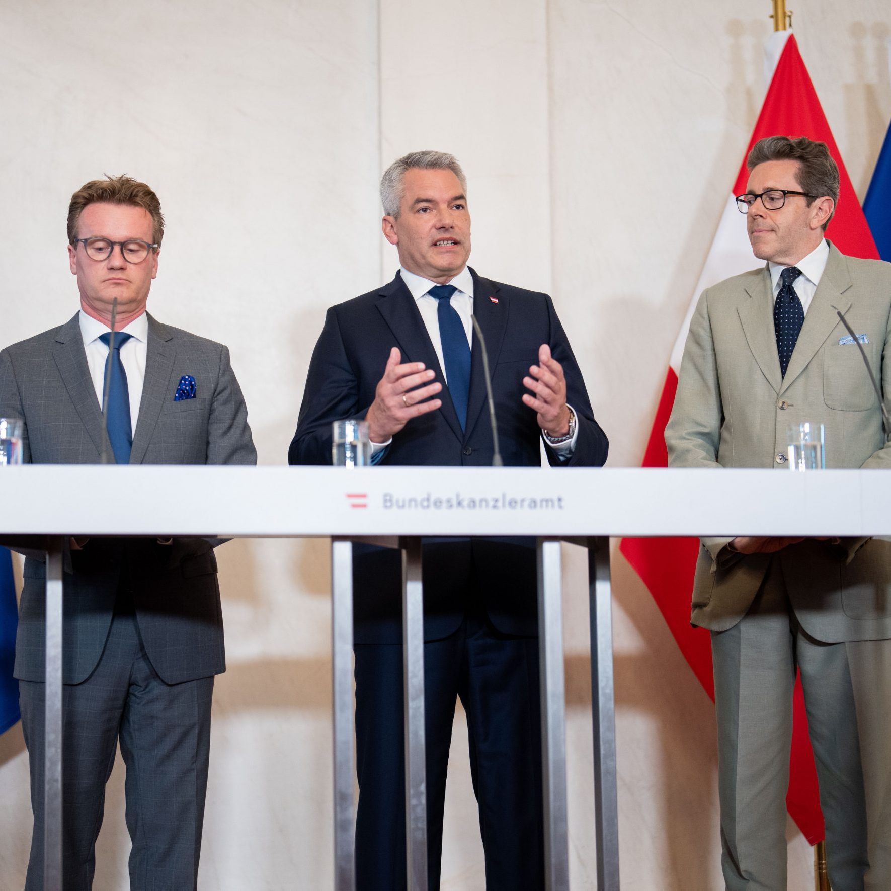 IV-Präsident Georg Knill, Bundeskanzler Karl Nehammer (ÖVP) und WKÖ-Präsident Harald Mahrer