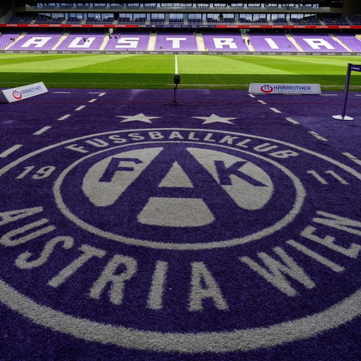 Die Wiener Austria holt Matteo Perez Vinlöf.