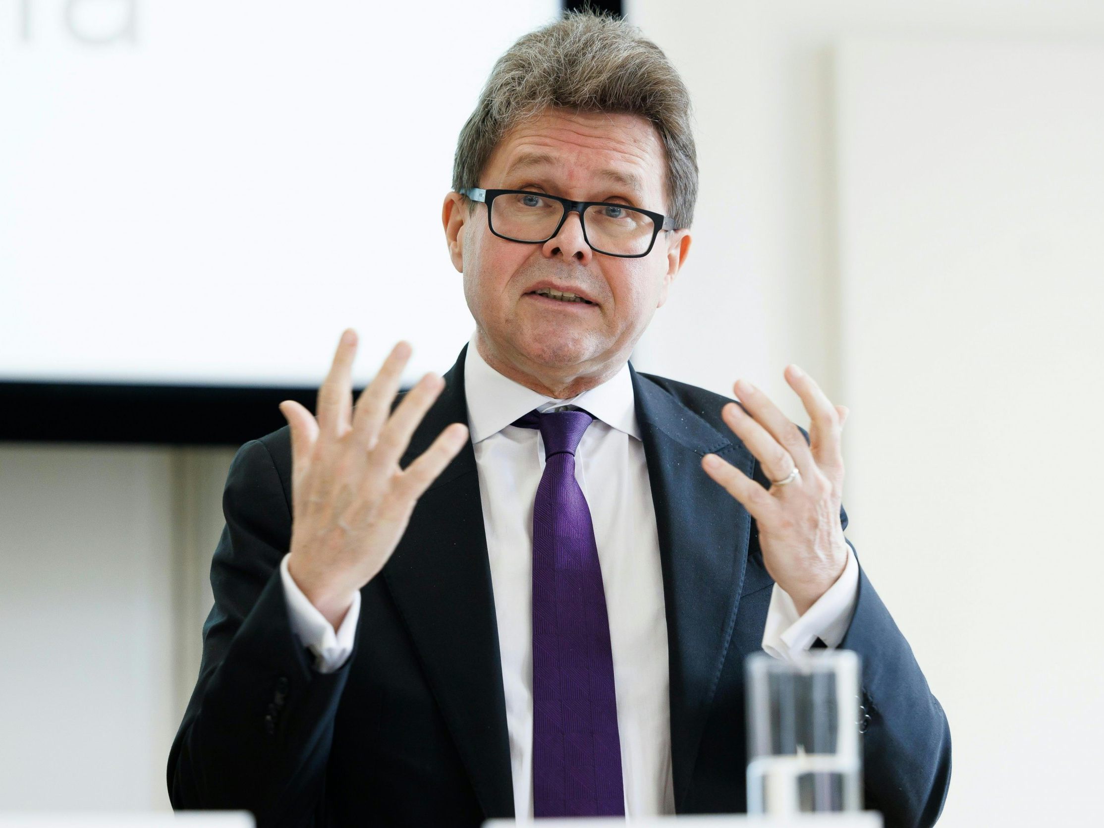 Polaschek: "Zeichen der Wertschätzung und des Respekts für alle rund 9.000 gehörlosen Menschen in Österreich". Polaschek: "Zeichen der Wertschätzung und des Respekts für alle rund 9.000 gehörlosen Menschen in Österreich".