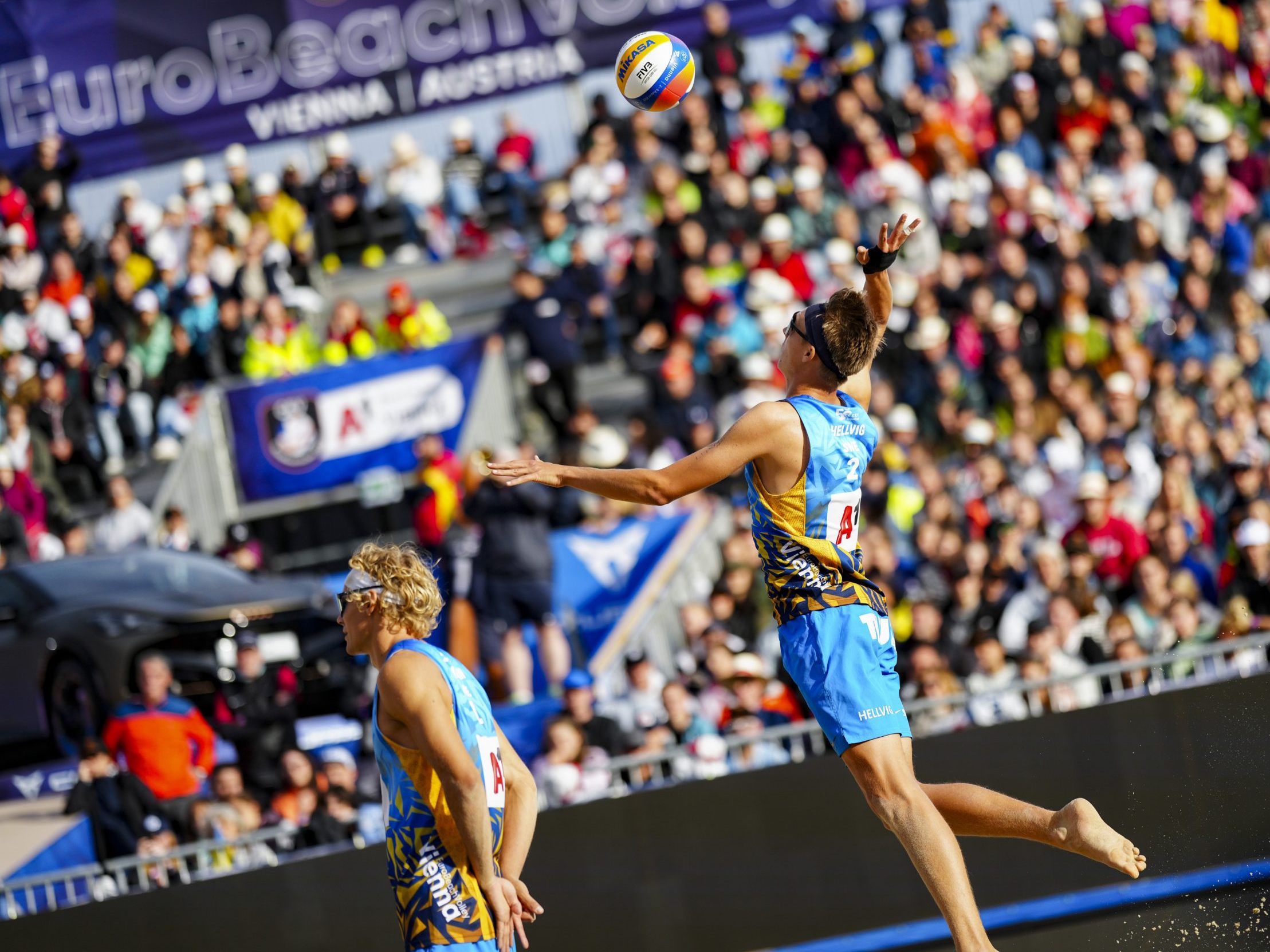 Die Beachvolleyball-Stars schlagen wieder in Wien auf. Die Beachvolleyball-Stars schlagen wieder in Wien auf.