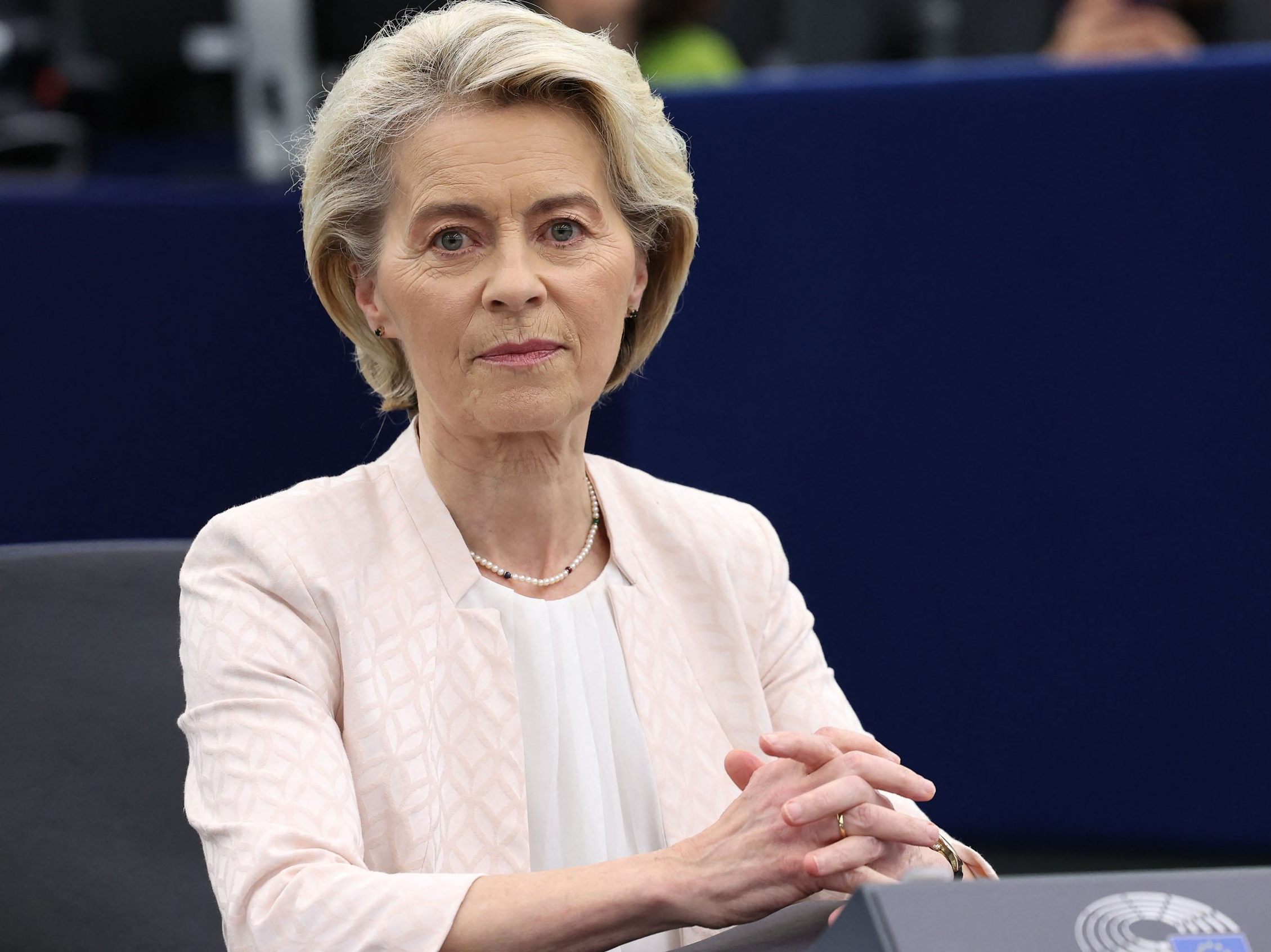 Die Abgeordneten im Europaparlament stimmen am frühen Nachmittag über eine zweite Amtszeit für von der Leyen ab. Die Abgeordneten im Europaparlament stimmen am frühen Nachmittag über eine zweite Amtszeit für von der Leyen ab.