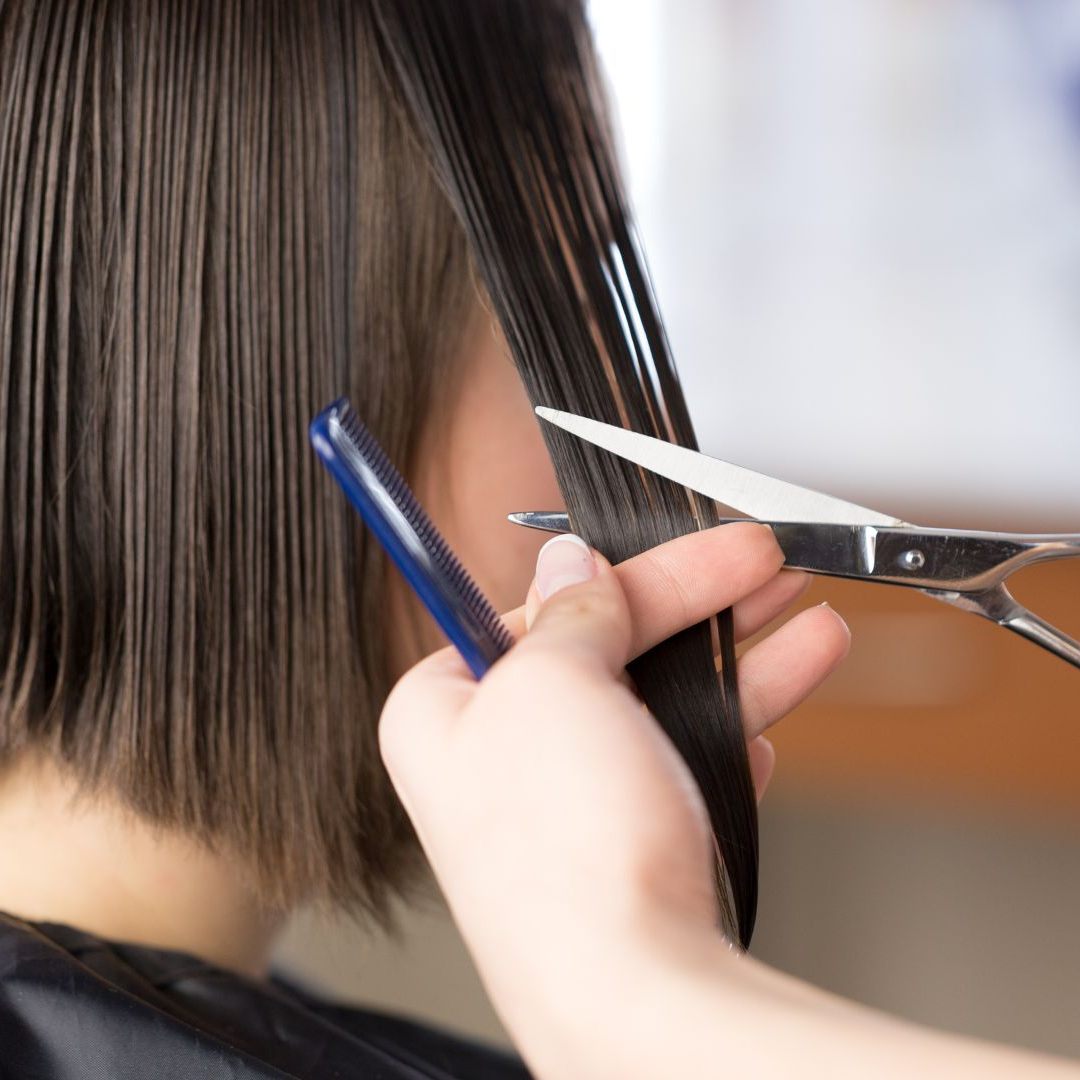 Ein Kurzhaarschnitt ist für Frauen um ein Drittel teurer.
