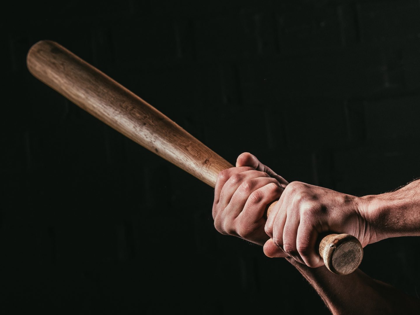 Der 51-Jährige verletzte den 22-Jährigen in Wien-Ottakring mit einem Baseballschläger. Der 51-Jährige verletzte den 22-Jährigen in Wien-Ottakring mit einem Baseballschläger.