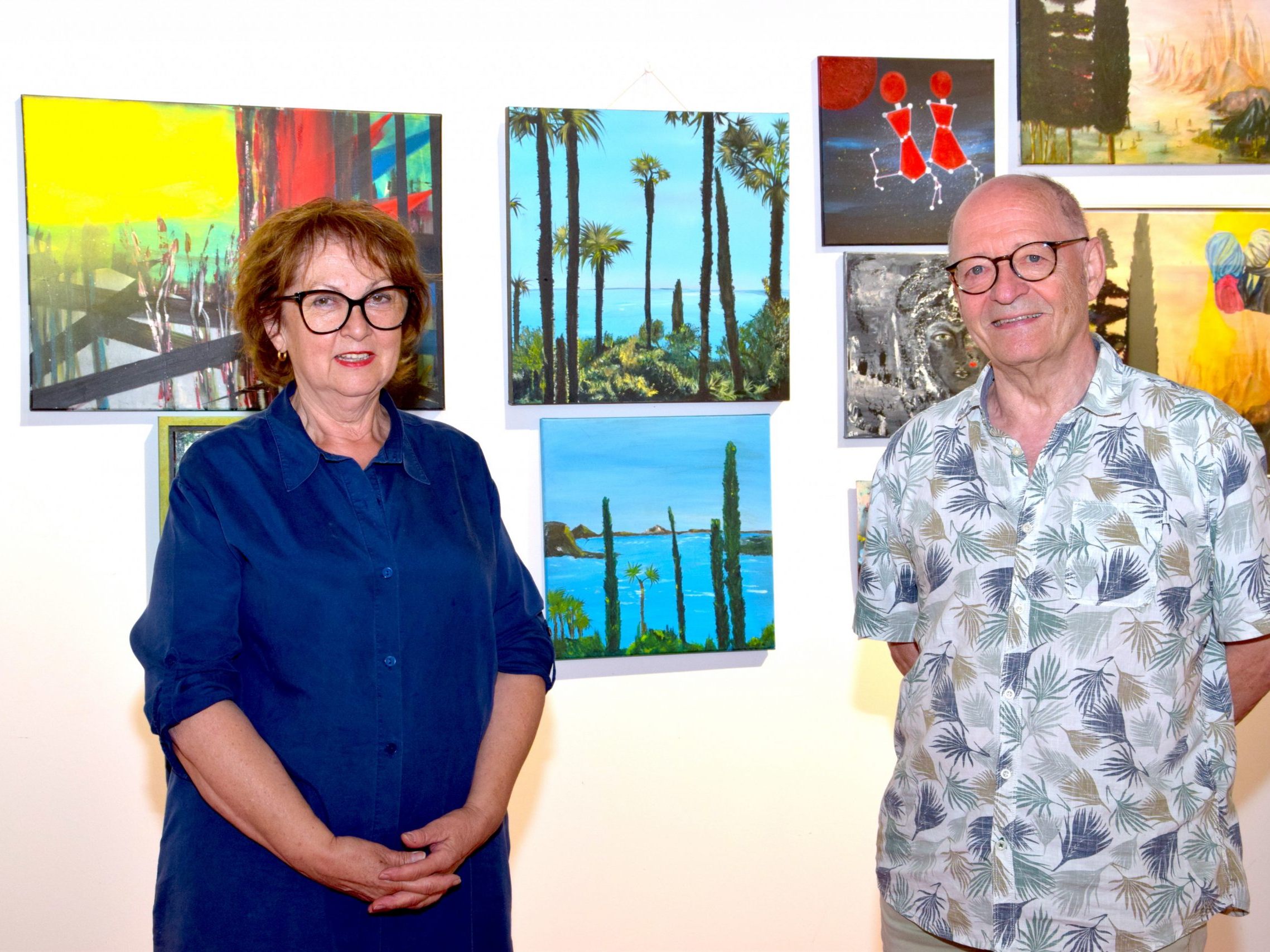 Galeristin Sigrid Fritsche mit ihrem Künstlerkollegen Kurt Bonner in der Kellergalerie kukuphi am Apothekenplatz in Bludenz, Werdenbergerstraße 26.