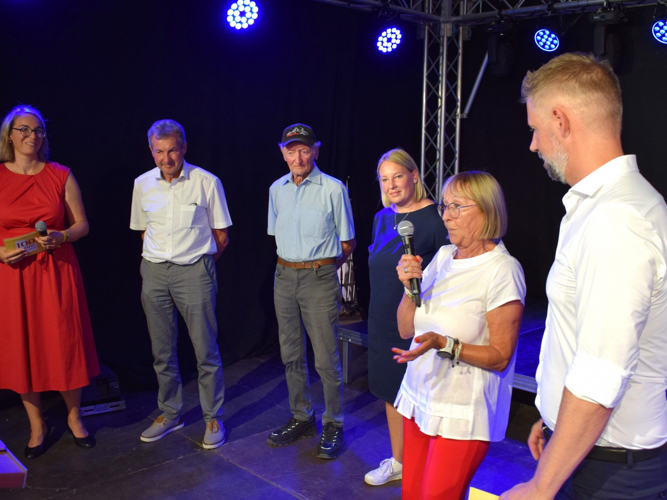 Interview-Runde: Vizebgm. Katharina Fuchs, Gebhard Bechter, Edwin Steurer, Belinda S. de Mesquita, Herma Raid und Bgm. Thomas Konrad. Interview-Runde: Vizebgm. Katharina Fuchs, Gebhard Bechter, Edwin Steurer, Belinda S. de Mesquita, Herma Raid und Bgm. Thomas Konrad.