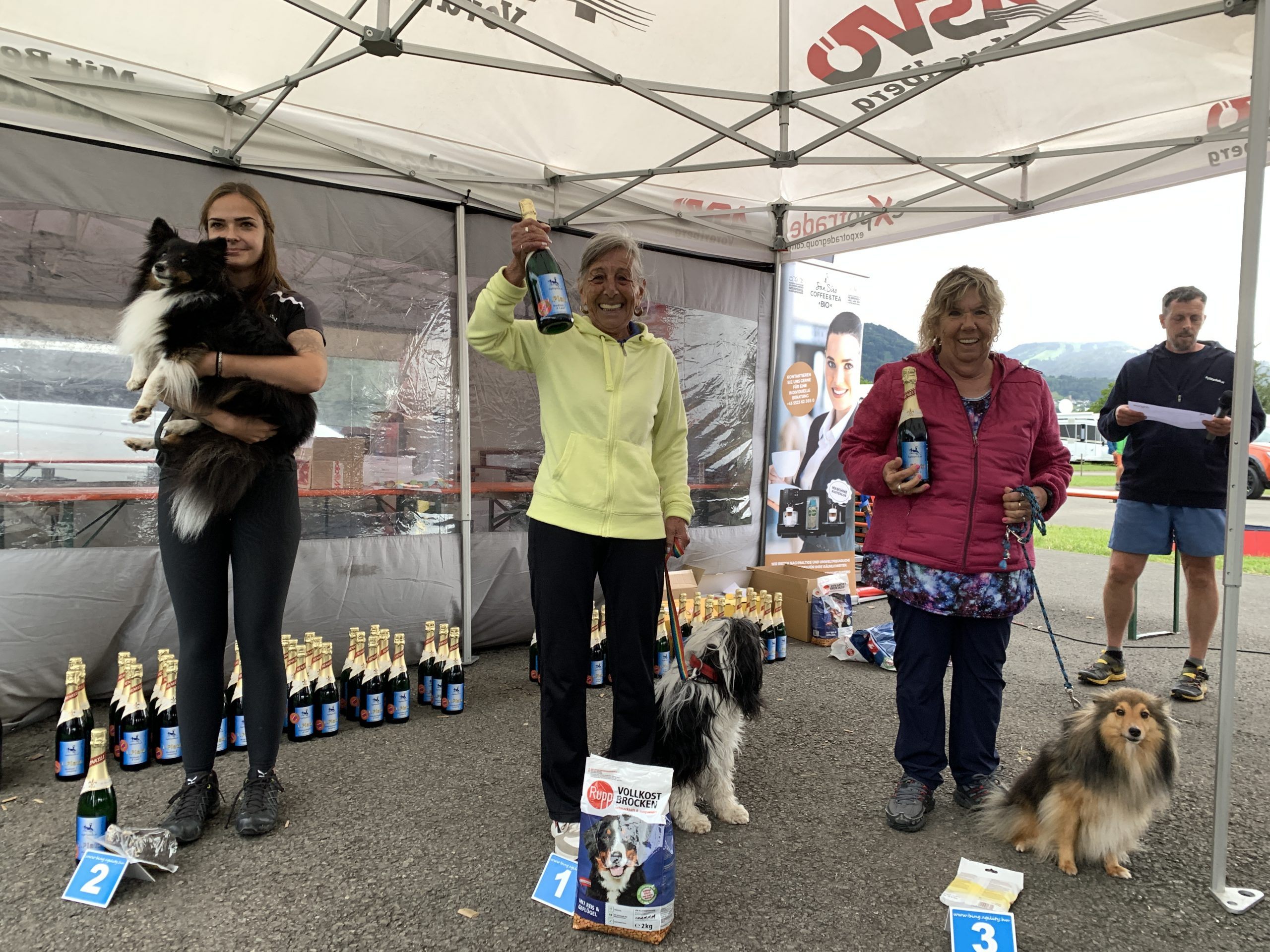 Platz 1 Margret Moosmann, Platz 3 Brigitte Zosel