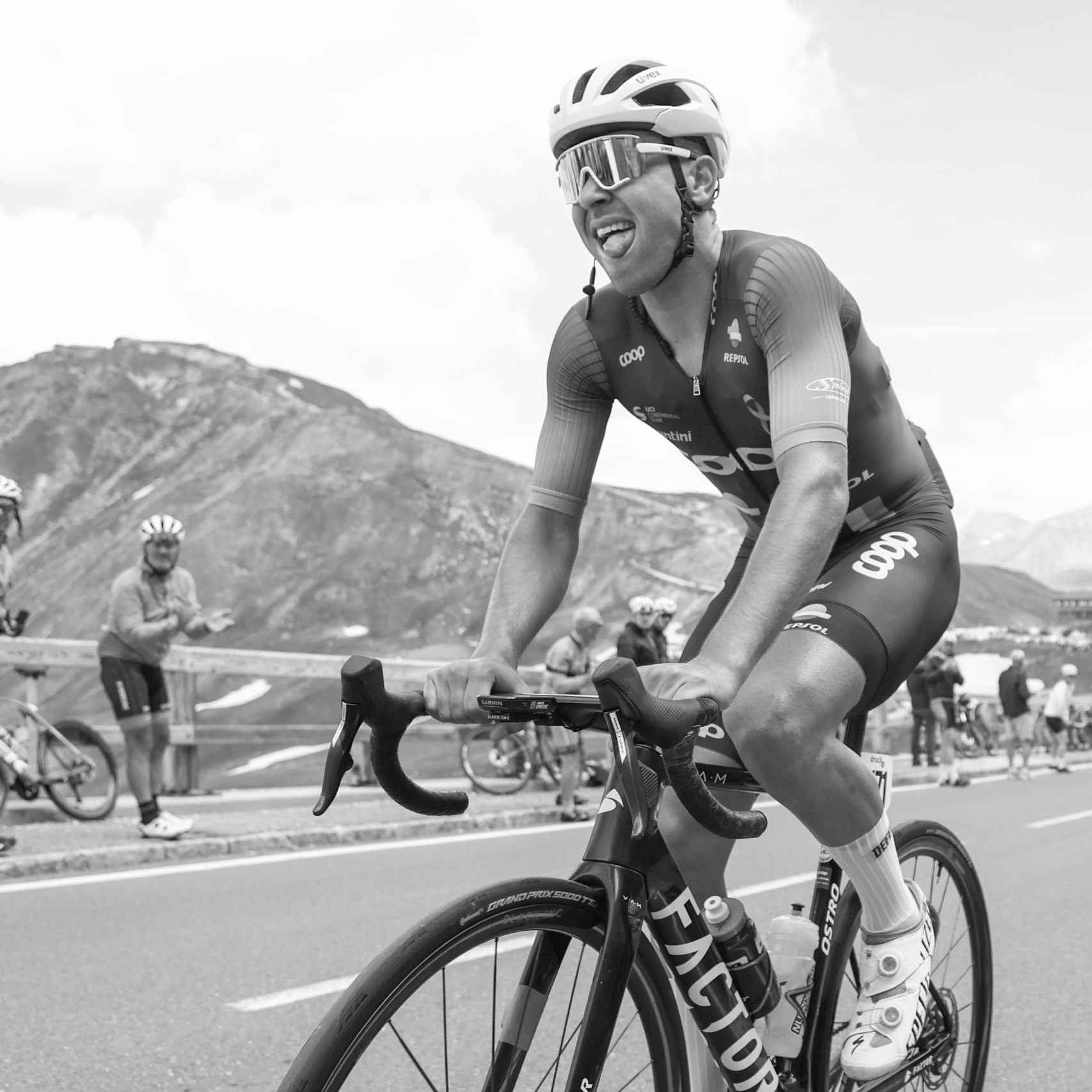 Gedenkfahrt für Drege zum Tour-Abschluss