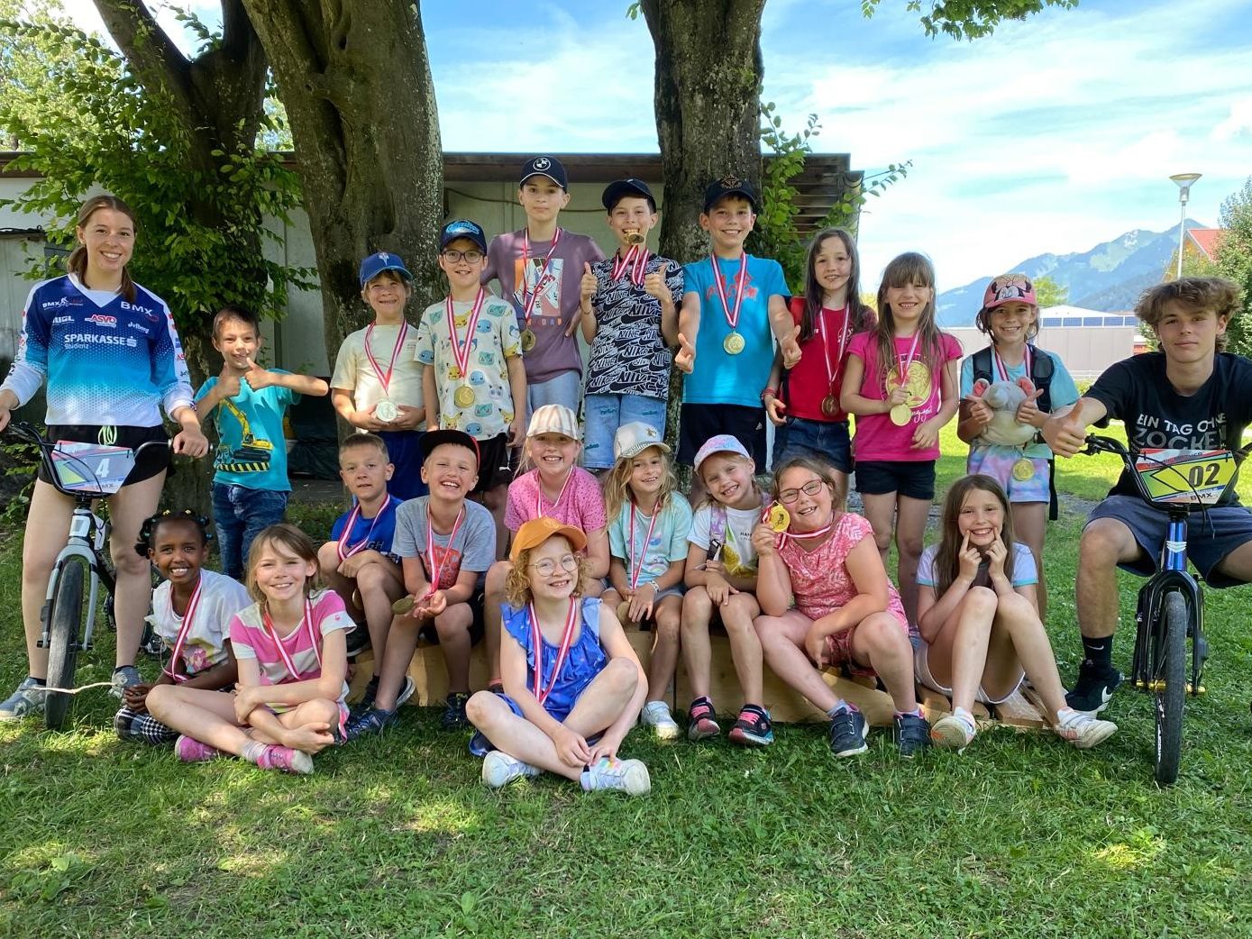 Die Kids mit Hannah und Valentin.