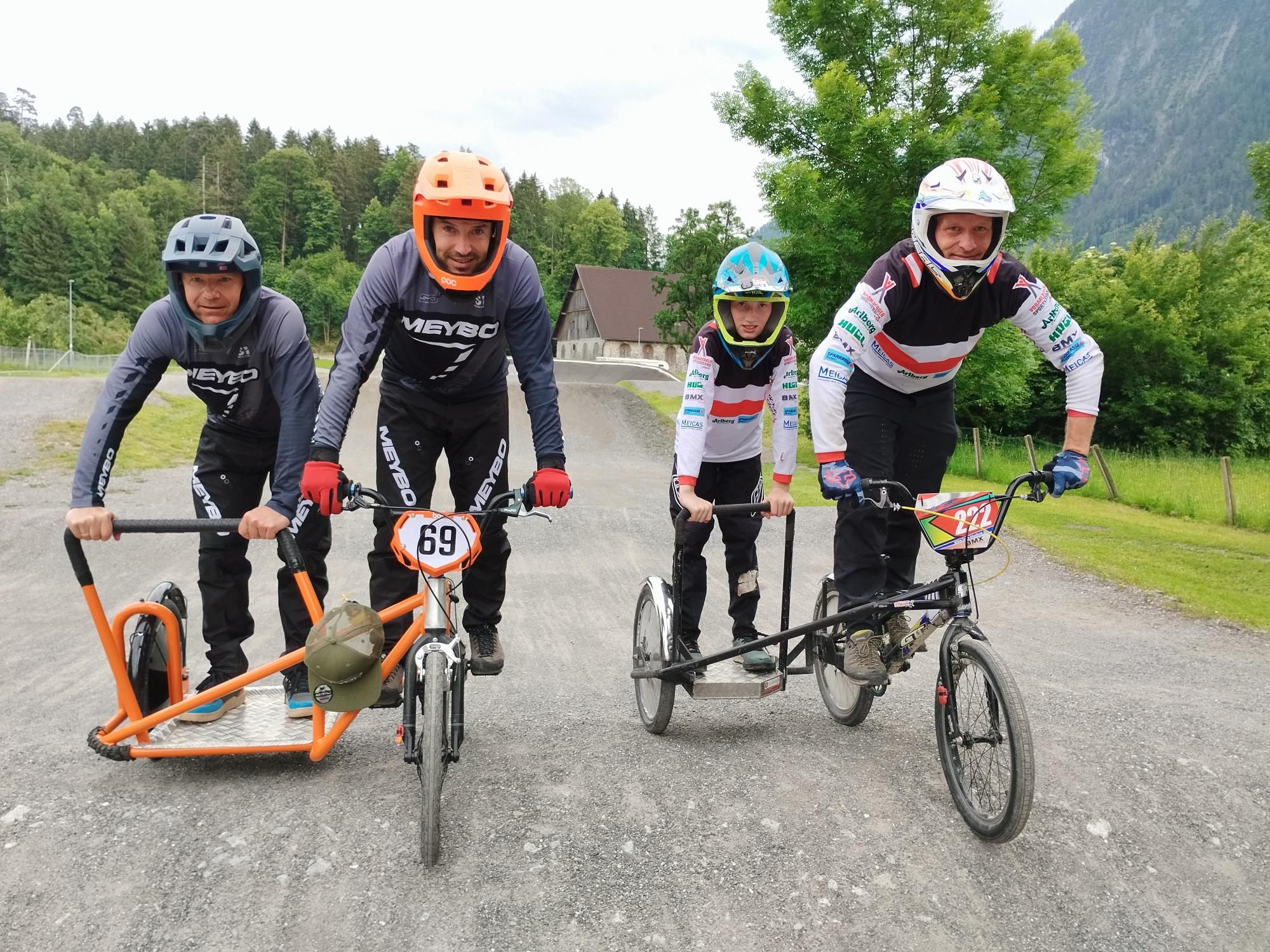 v. l. n. r.: Daniel Pecoraro, Martin Vallazza sowie Luka und Sebastian Oppel.