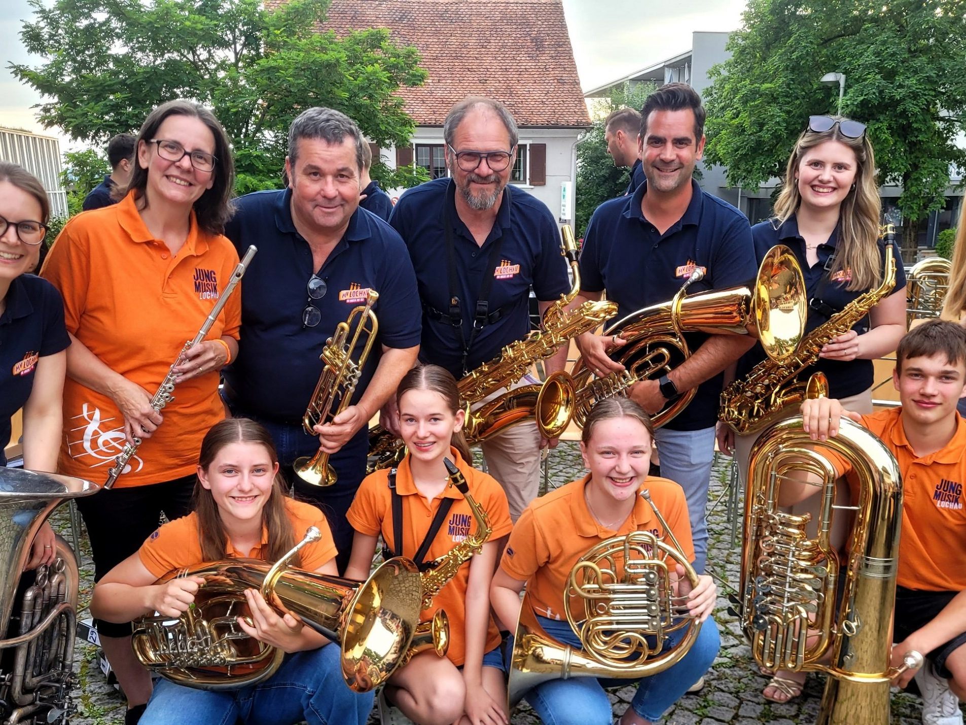 Das besondere Highlight im Leiblachtaler Veranstaltungskalender: Die Lochauer Musikanten laden Jung und Alt zum „50. Lochauer Dorffest“ in die überdachte Open-Air-Arena im Schulhof. Das besondere Highlight im Leiblachtaler Veranstaltungskalender: Die Lochauer Musikanten laden Jung und Alt zum „50. Lochauer Dorffest“ in die überdachte Open-Air-Arena im Schulhof.