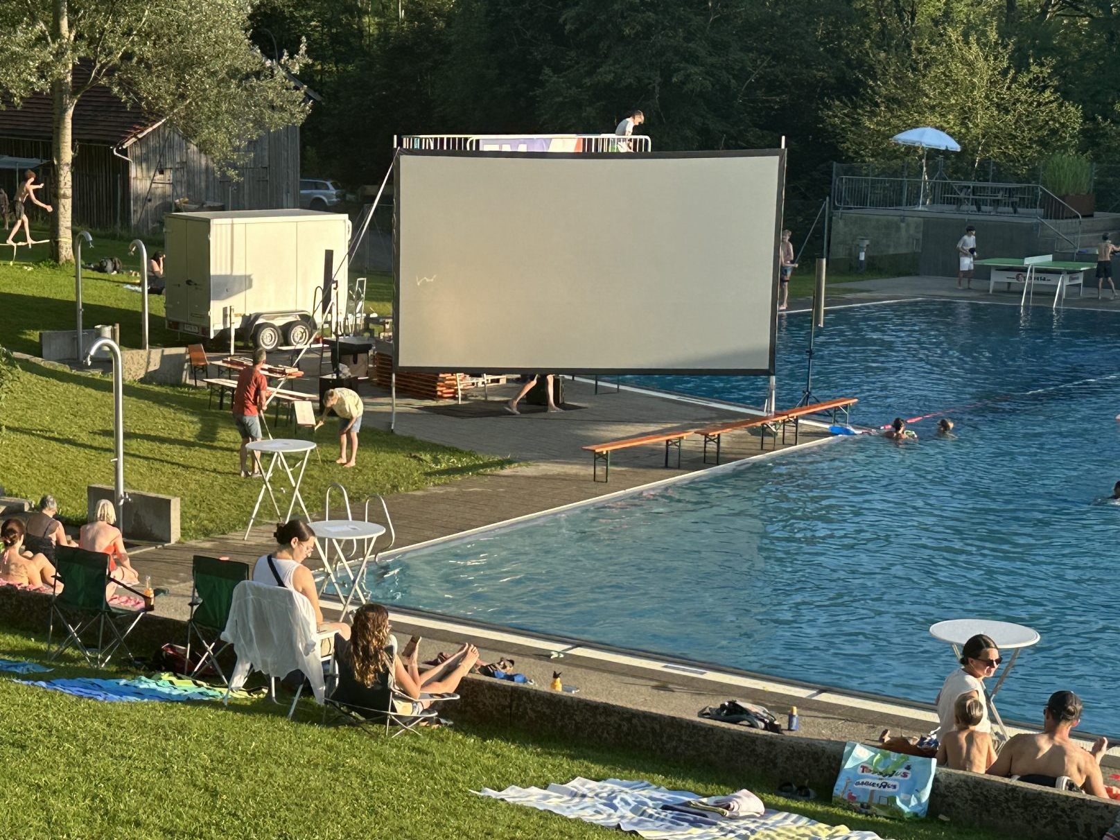 Public Viewing im Egger Schwimmbad Public Viewing im Egger Schwimmbad