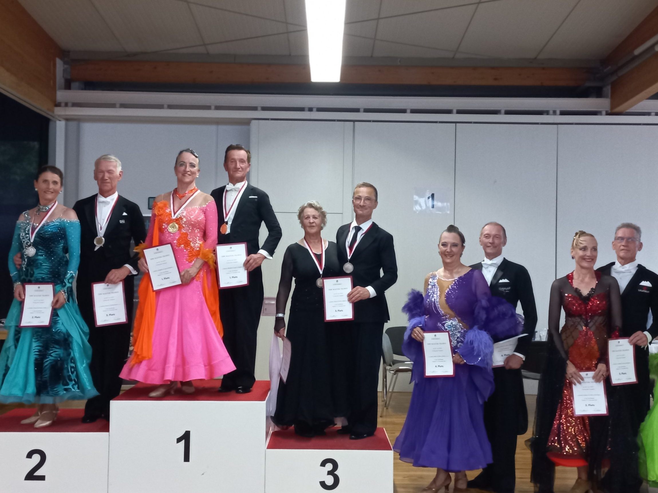 Gerhard und Ingrid auf dem Podest: 1. Platz!