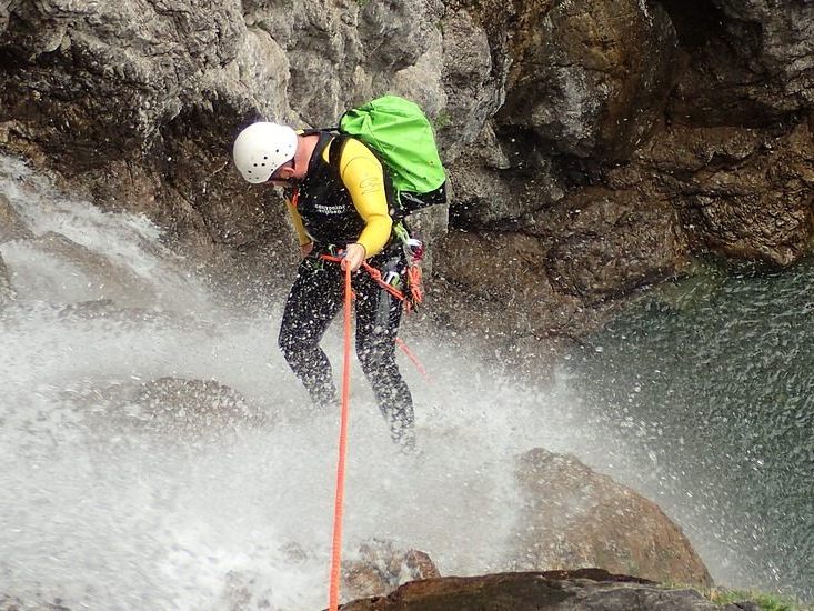 Der 40-jährige Deutsche konnte nach dem Canyoningunfall in Tirol nur noch tot geborgen werden. Der 40-jährige Deutsche konnte nach dem Canyoningunfall in Tirol nur noch tot geborgen werden.
