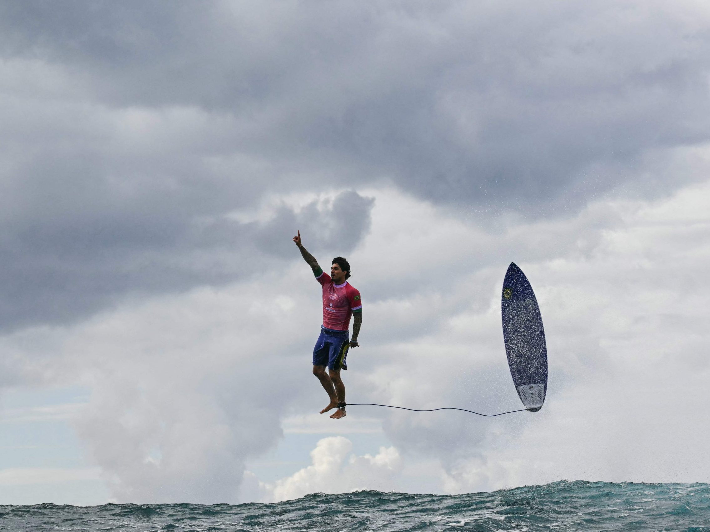 Spektakulär: Surfer Gabriel Medina. Spektakulär: Surfer Gabriel Medina.