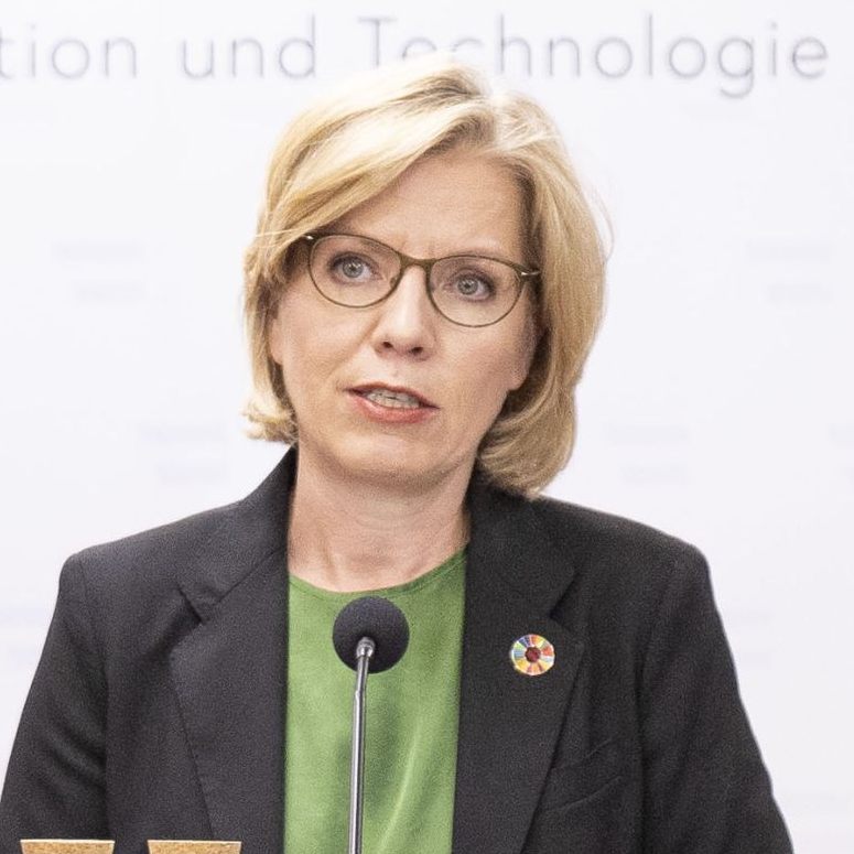 Kommission soll auch Einblick in den Vertrag bekommen, dessen Inhalt bisher nur die OMV kannte.