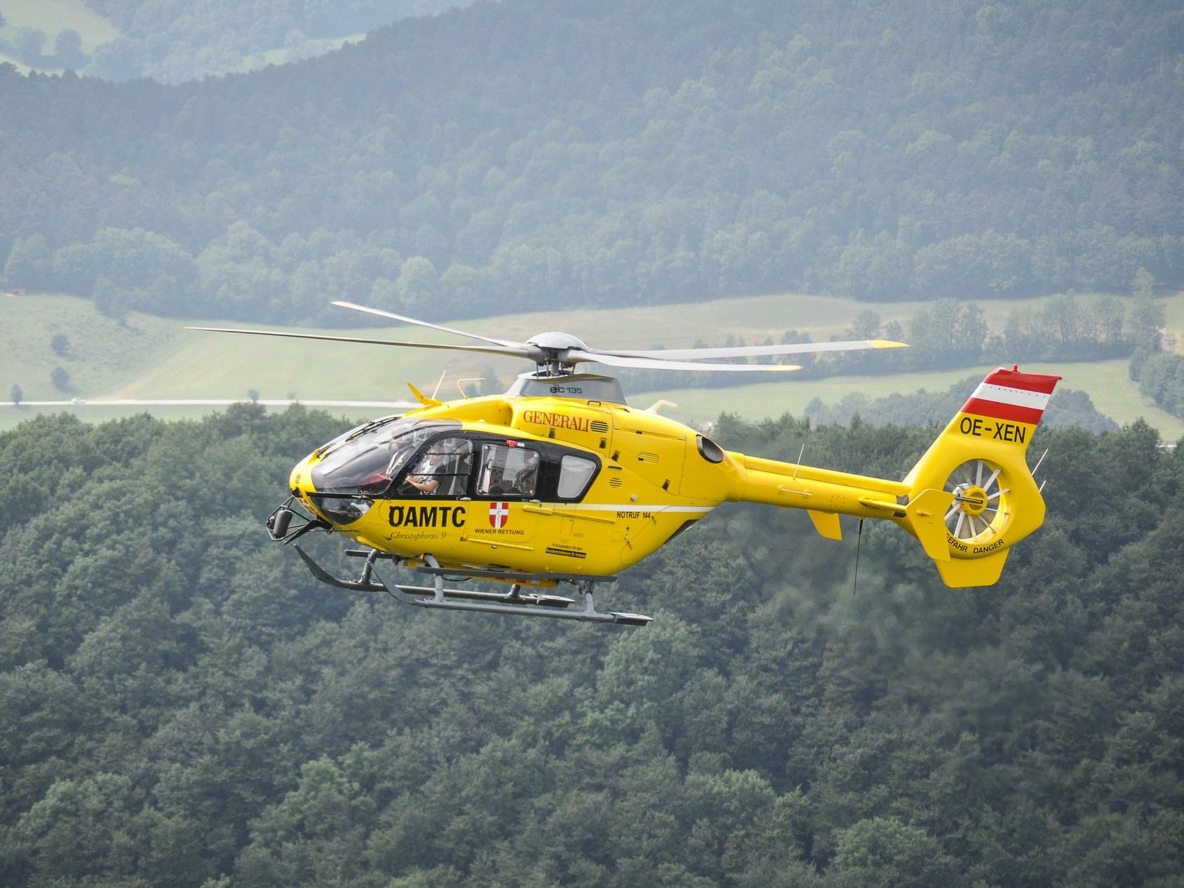 Der Schwerverletzte wurde mit dem Notarzthubschrauber ins Krankenhaus geflogen.
