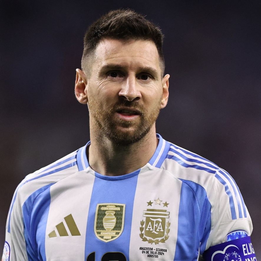 Unwahrscheinliche Begegnung: Messi (r.) badete Spaniens Fußballtalent Yamal (l.) als Säugling.