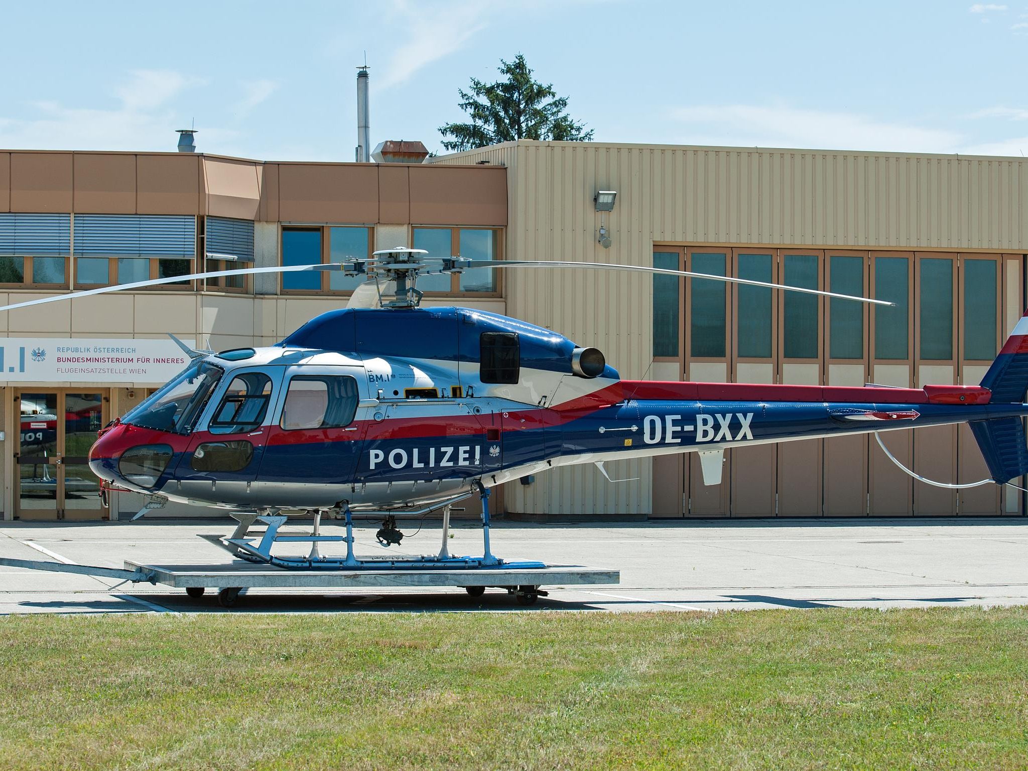 Am Wochenende gibt es ein Wiener Ferienspiel bei der Flugpolizei. Am Wochenende gibt es ein Wiener Ferienspiel bei der Flugpolizei.