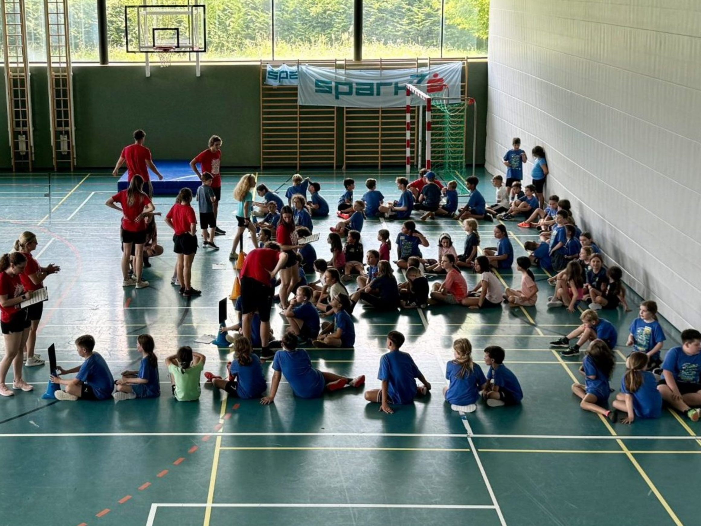 In der MS-Turnhalle in Mäder fand in der vergangenen Woche das beliebte Abenteuer Sportcamp statt.