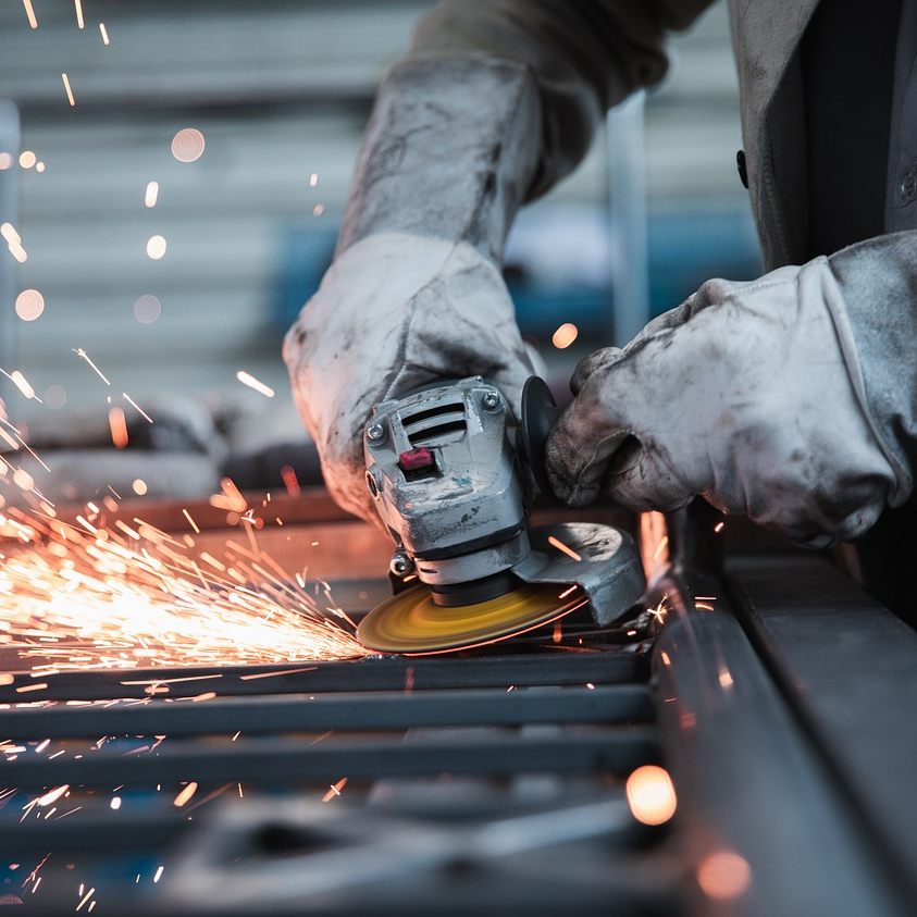 Österreich ist bei der Arbeitsmarkt-Integration von Ukrainern im Mittelfeld.