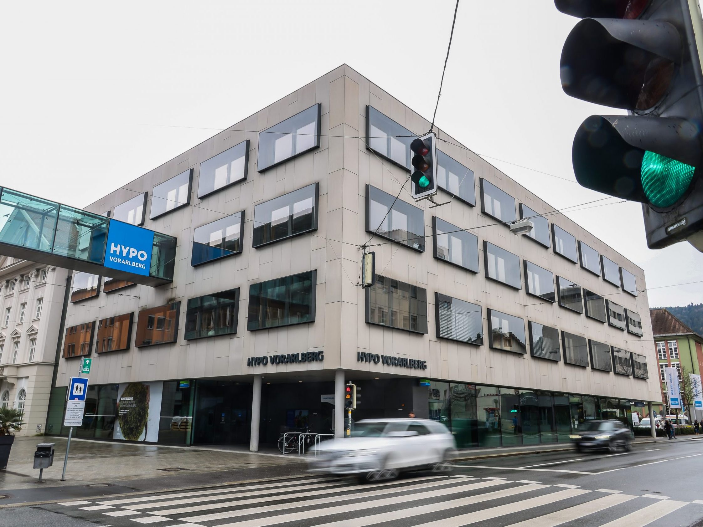 Die FMA hat gegen die Hypo Vorarlberg Bank AG wegen Verstößen gegen die Sorgfaltspflicht zur Verhinderung von Geldwäsche und Terrorismusfinanzierung eine Geldstrafe in Höhe von 791.000 Euro verhängt.