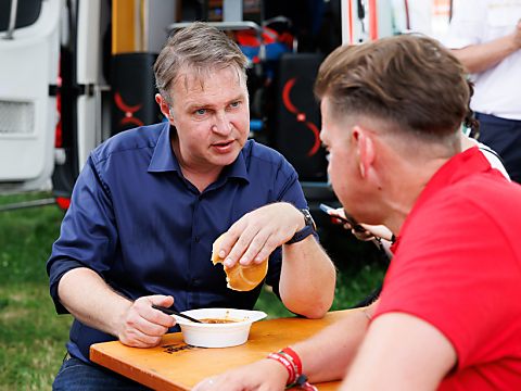 Der SPÖ-Chef fährt mit dem Wohnmobil durch Österreich. Der SPÖ-Chef fährt mit dem Wohnmobil durch Österreich.