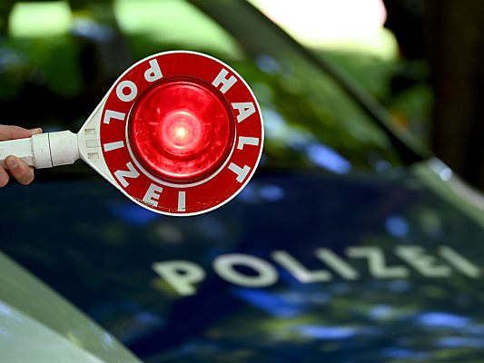 Polizei stoppte das Duo und verhängte Waffenverbot