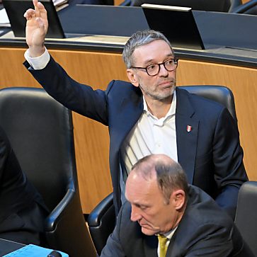 Von derzeit 30 Nationalratsabgeordneten der FPÖ sind vier weiblich.