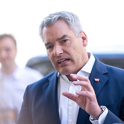 Nehammer will die Sozialhilfe als "letztes Netz".