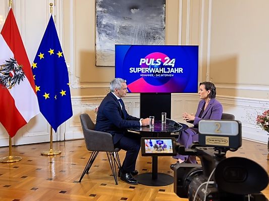 Nehammer im Puls 4- Interview.