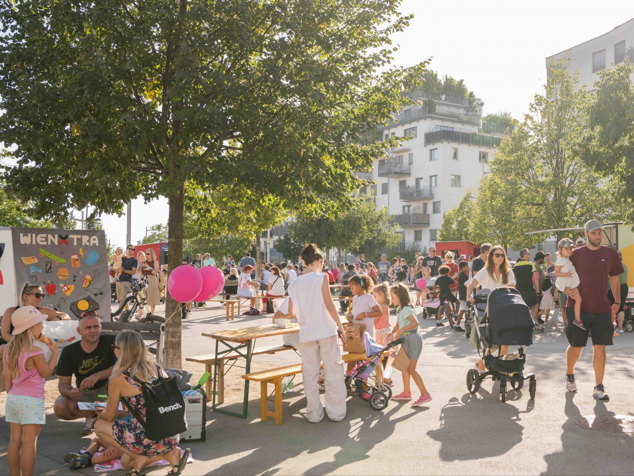 Das Seestadt Straßenfest wird wieder vom Verein „Gutes aus der Seestadt“ organisiert. Das Seestadt Straßenfest wird wieder vom Verein „Gutes aus der Seestadt“ organisiert.