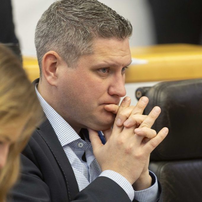 Die Gemeinde Fraxern hat die VN nun doch über den Bezug von Bürgermeister Steve Mayr informiert.