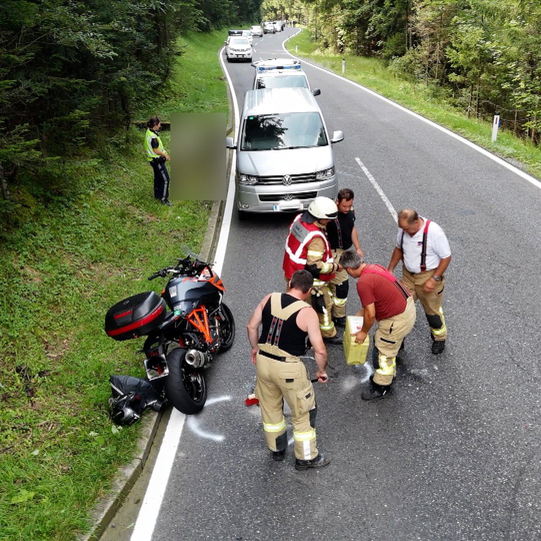 Motorradfahrer nach Auffahrunfall verletzt