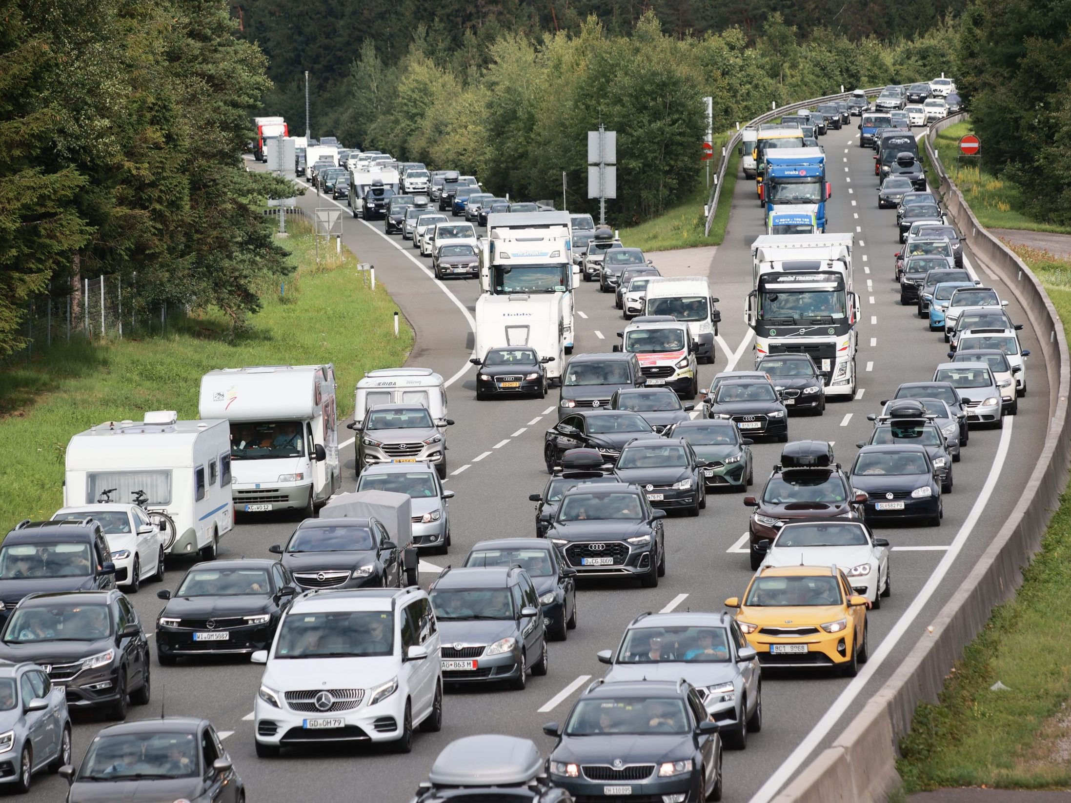 Der Rückreiseverkehr wird spürbar stärker. Der Rückreiseverkehr wird spürbar stärker.