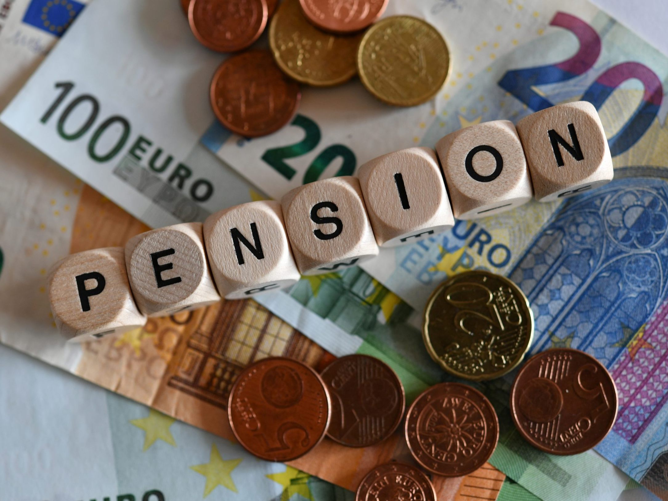 Die Erhöhung reiche nicht, "um Altersarmut Einhalt zu gebieten", hieß es.