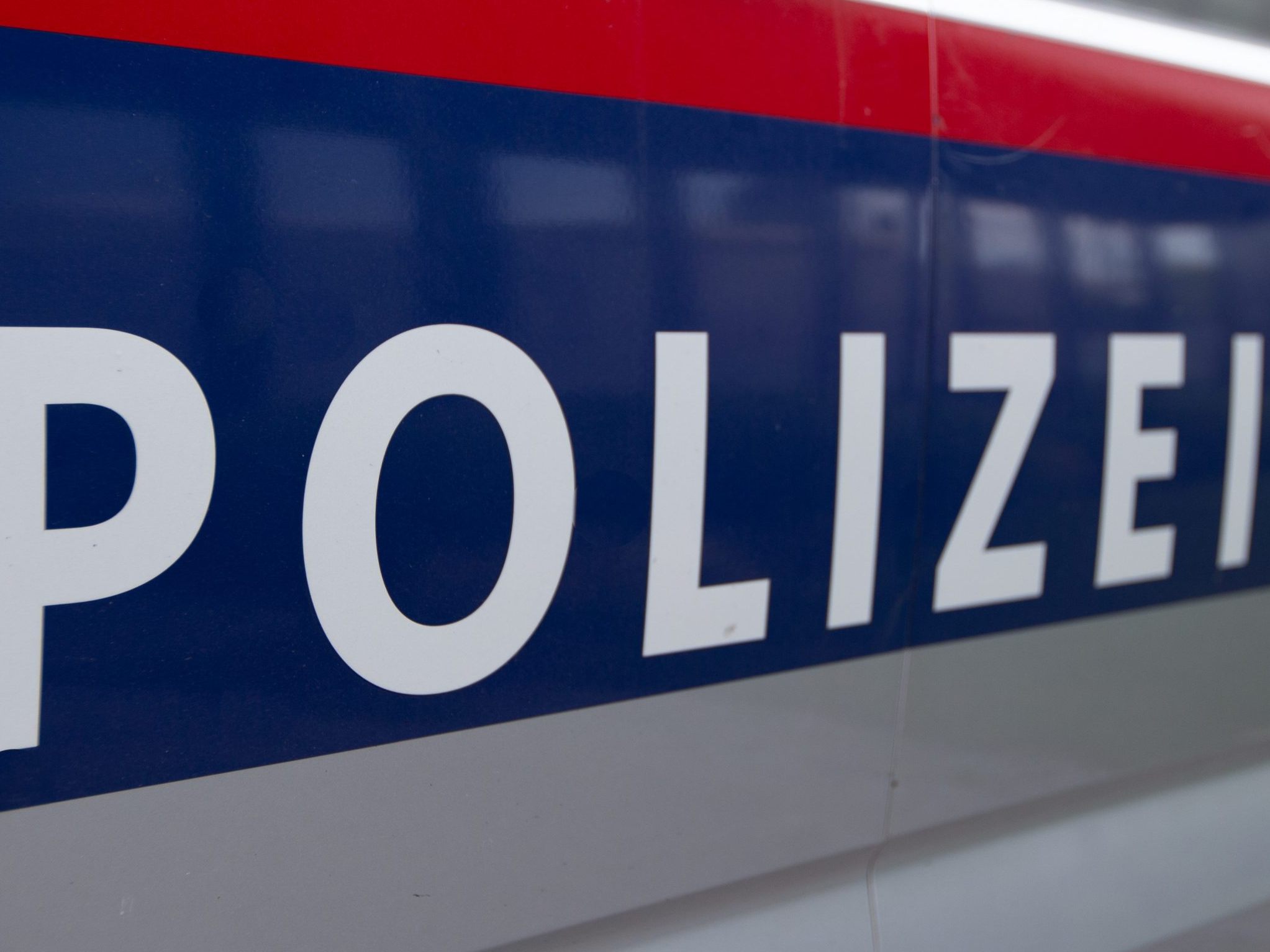 Opferaufruf der Polizei nach einem gewerbsmäßigen schweren Betrug.
