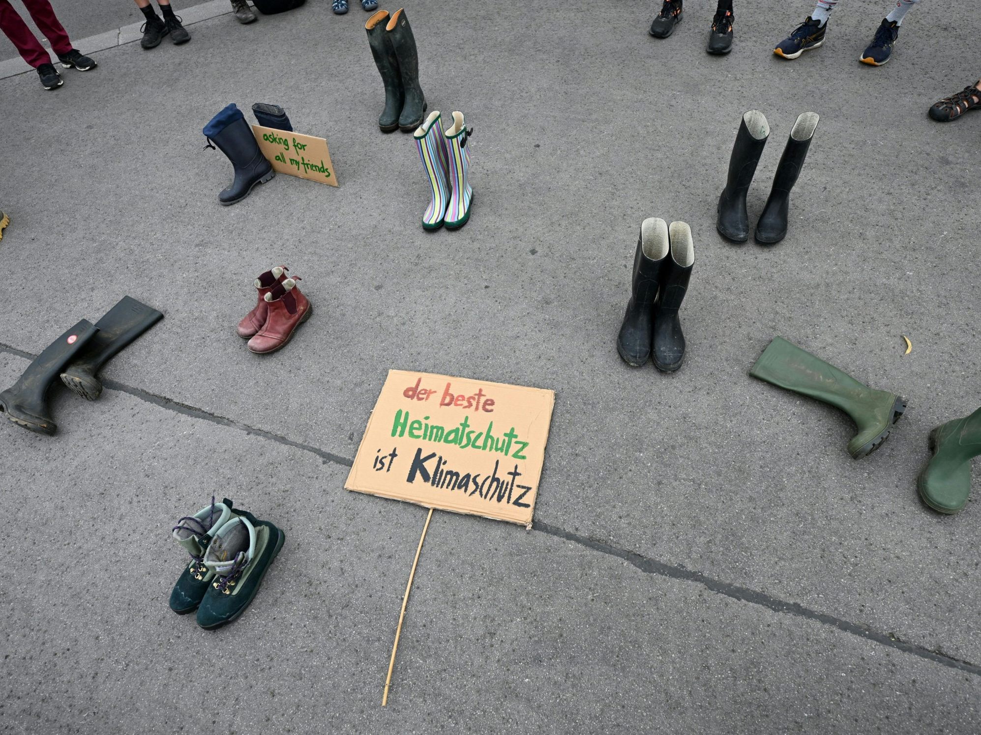 Aktion "Gummistiefel vor Kanzleramt". Aktion "Gummistiefel vor Kanzleramt".