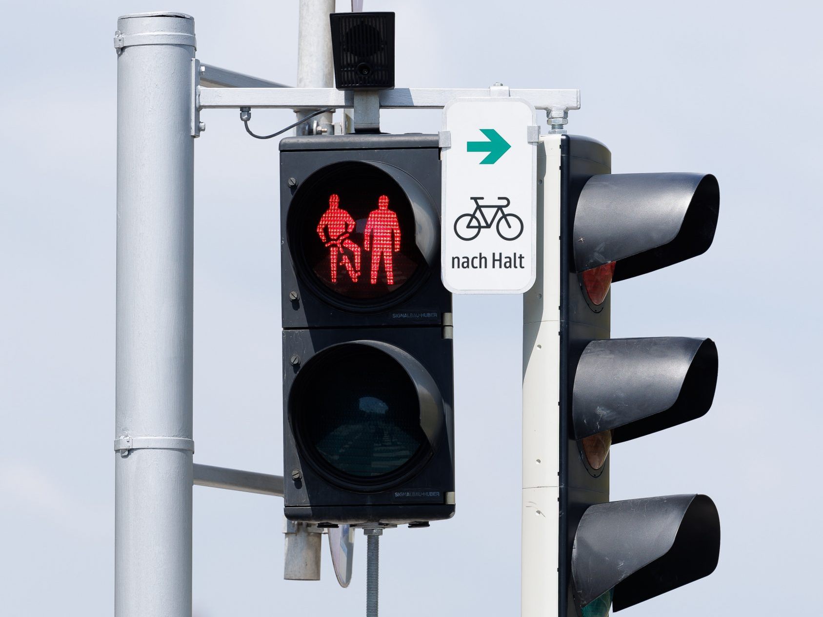 Ausbau beim Rechts-Abbiegen und Geradeausfahren bei Rot für Radler ab September.