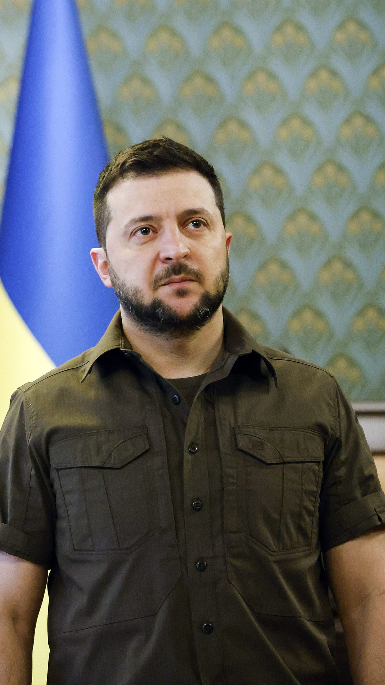 Russland habe den Krieg über die Ukraine gebracht, nun solle es "spüren, was es getan hat", sagte der Staatschef am Donnerstagabend in seiner täglichen Ansprache.