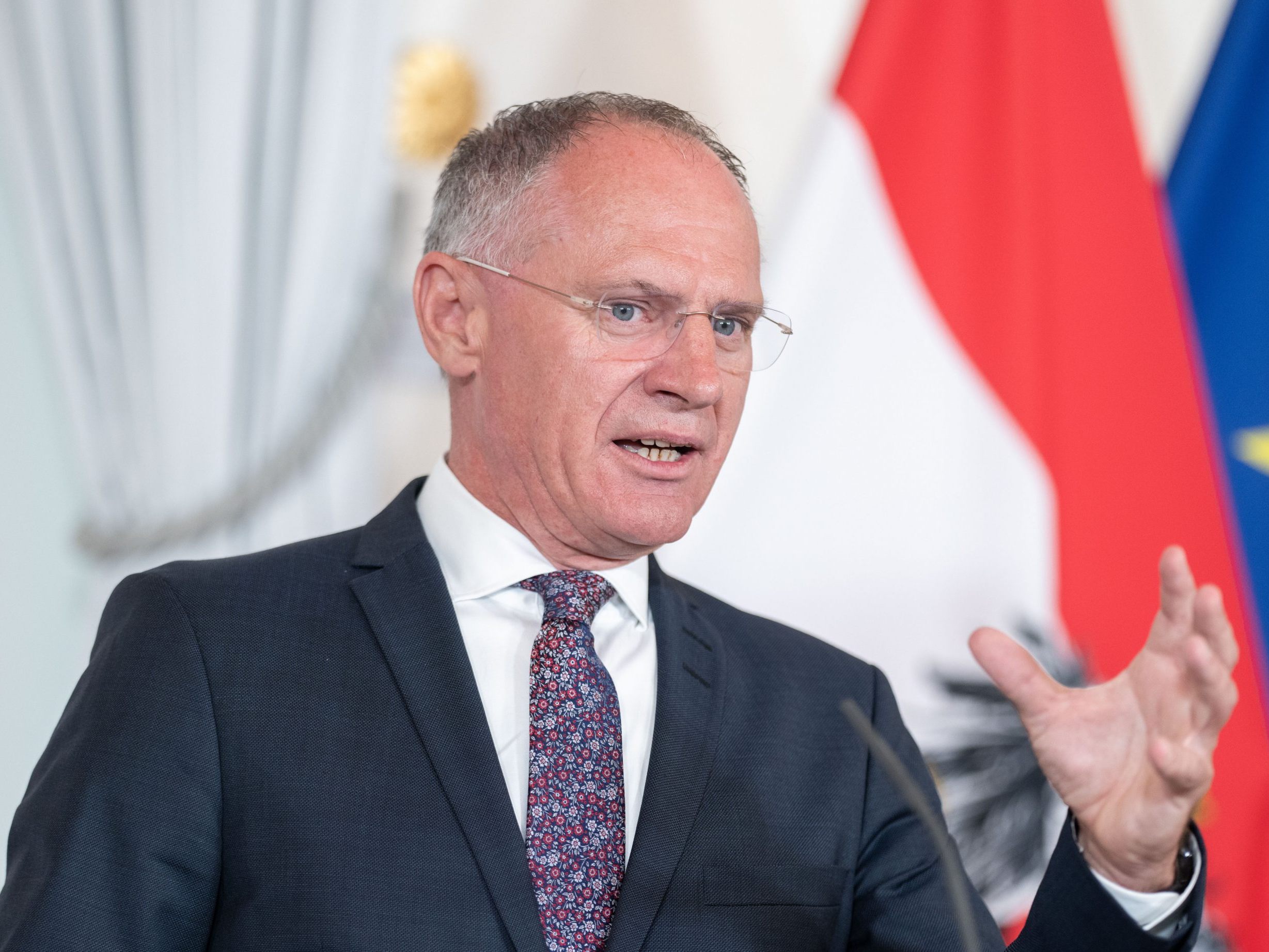 Das Innenministerium ermittelt gegen mehrere Personen.