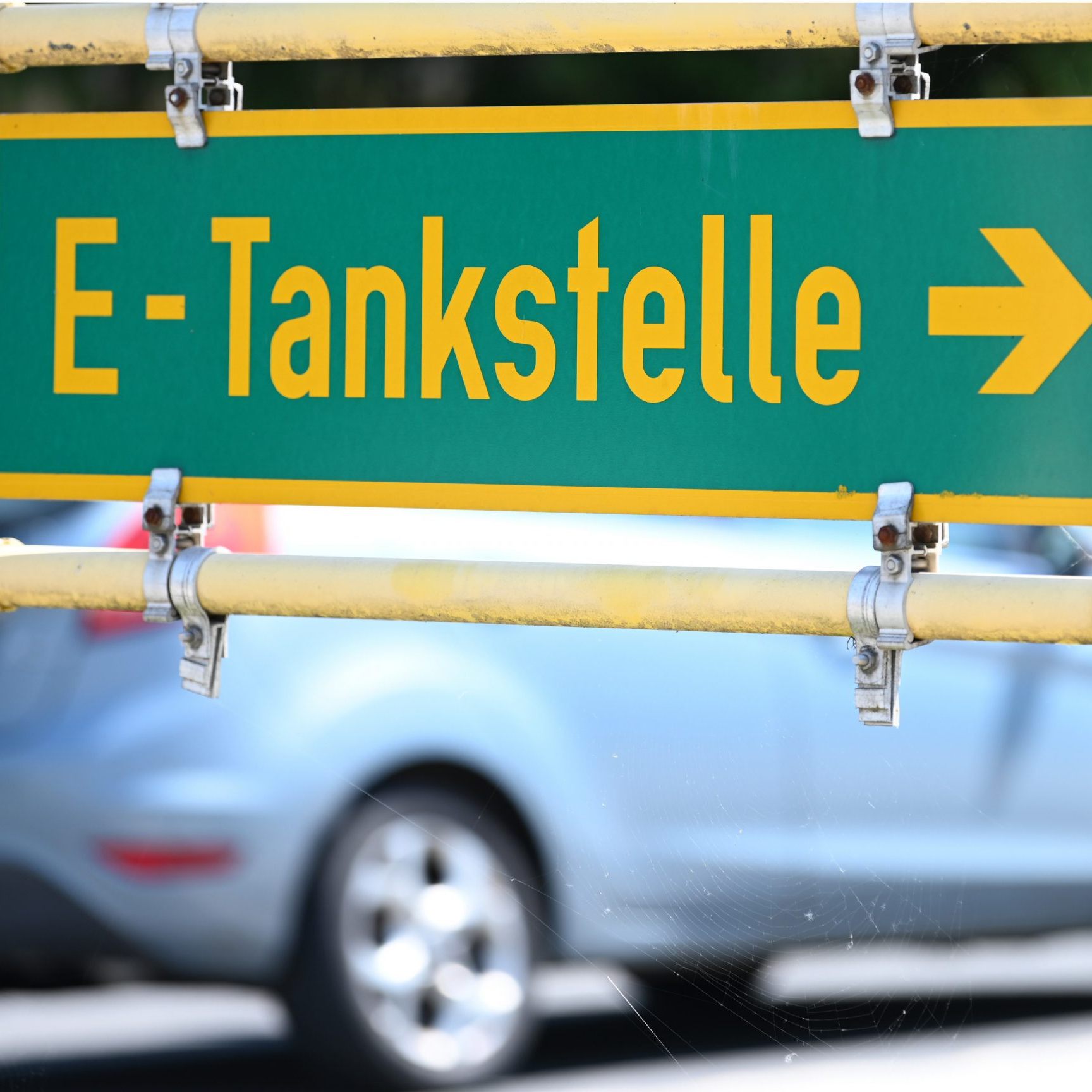 Der Strom kommt aus der Photovoltaik-Produktion am Standort.