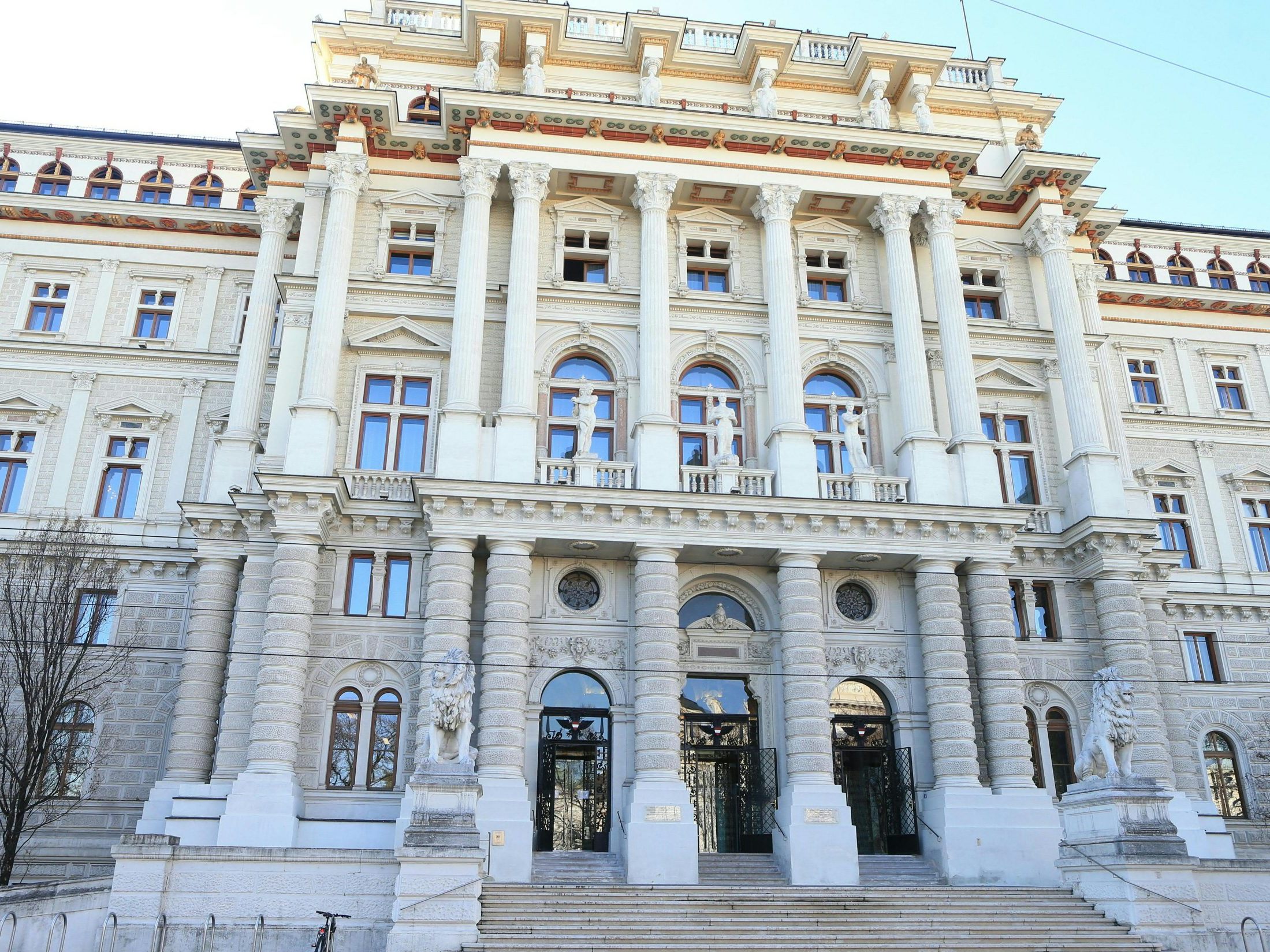 Das Oberlandesgericht Wien versagt dem Sanierungsplan die Bestätigung. Das Oberlandesgericht Wien versagt dem Sanierungsplan die Bestätigung.