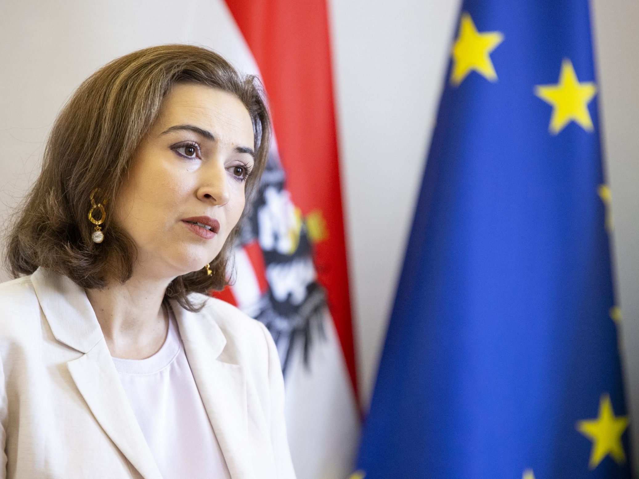 Alma Zadić (Grüne) müsse "endlich ihre Verantwortung ernst" nehmen und handeln, so Drexler in einer Aussendung am Donnerstag.