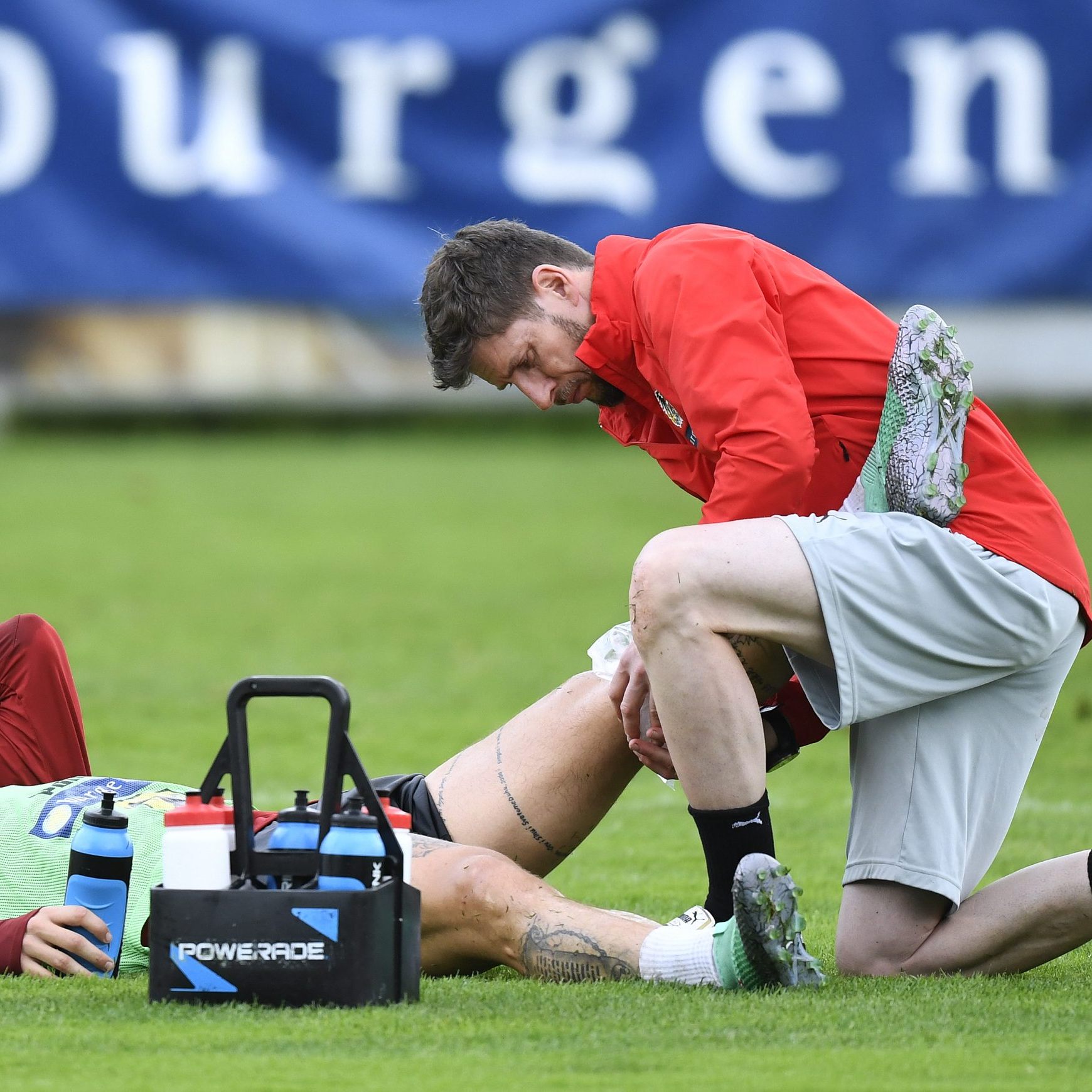 ÖFB verabschiedete unter anderem Vettorazzi, im Bild im Jahr 2018 mit Marko Arnautovic.